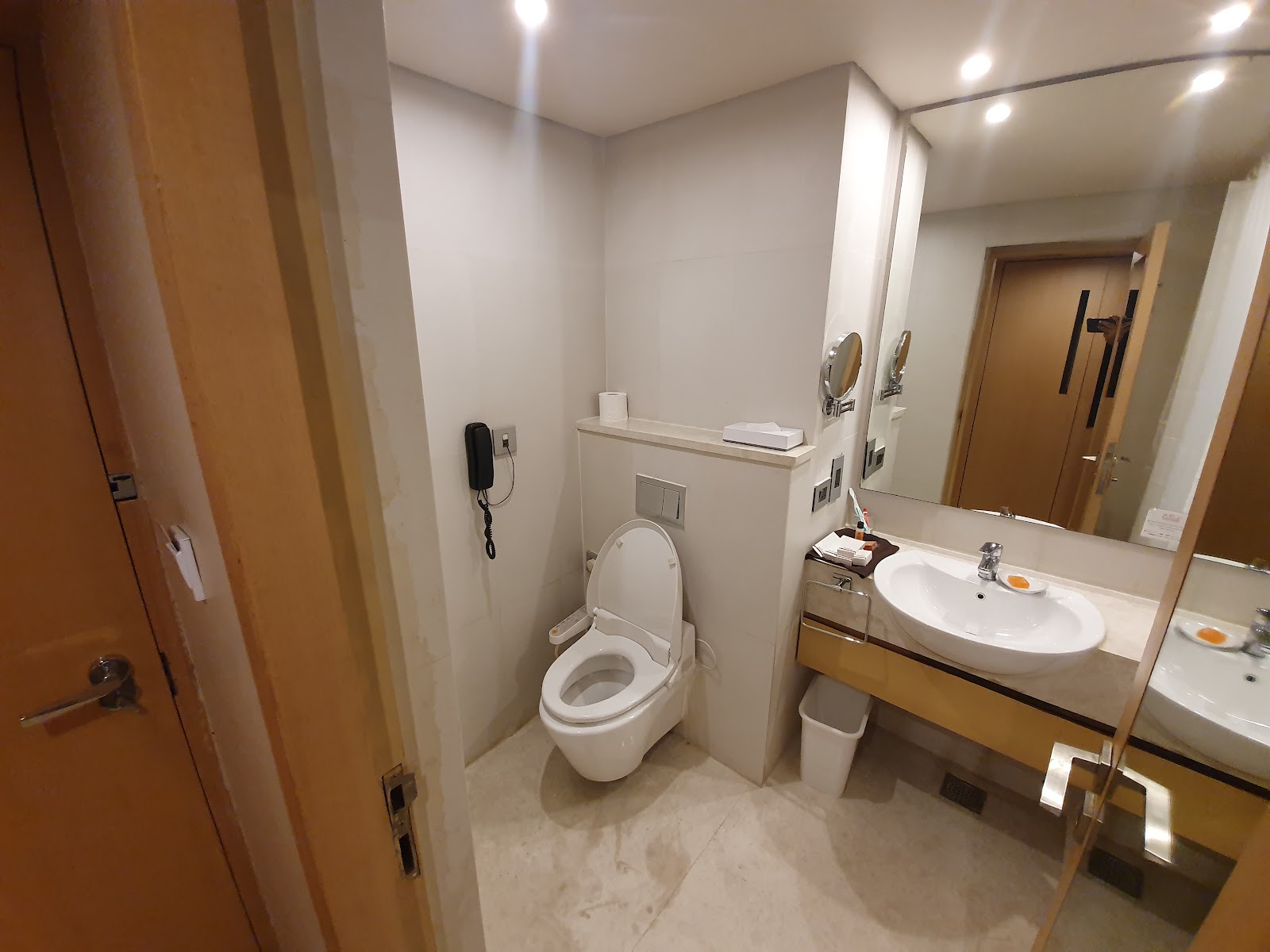 Hotel The Chancery — Banquet Hall in Lavelle Road, Bangalore (on-site parking, in-house decoration, outside catering allowed, bar service available) — photo 4