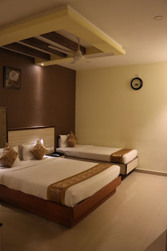Hotel Kadamba Guestline — Banquet Hall in Kengeri, Bangalore (on-site parking, in-house decoration, outside catering allowed, bar service available) — photo 4