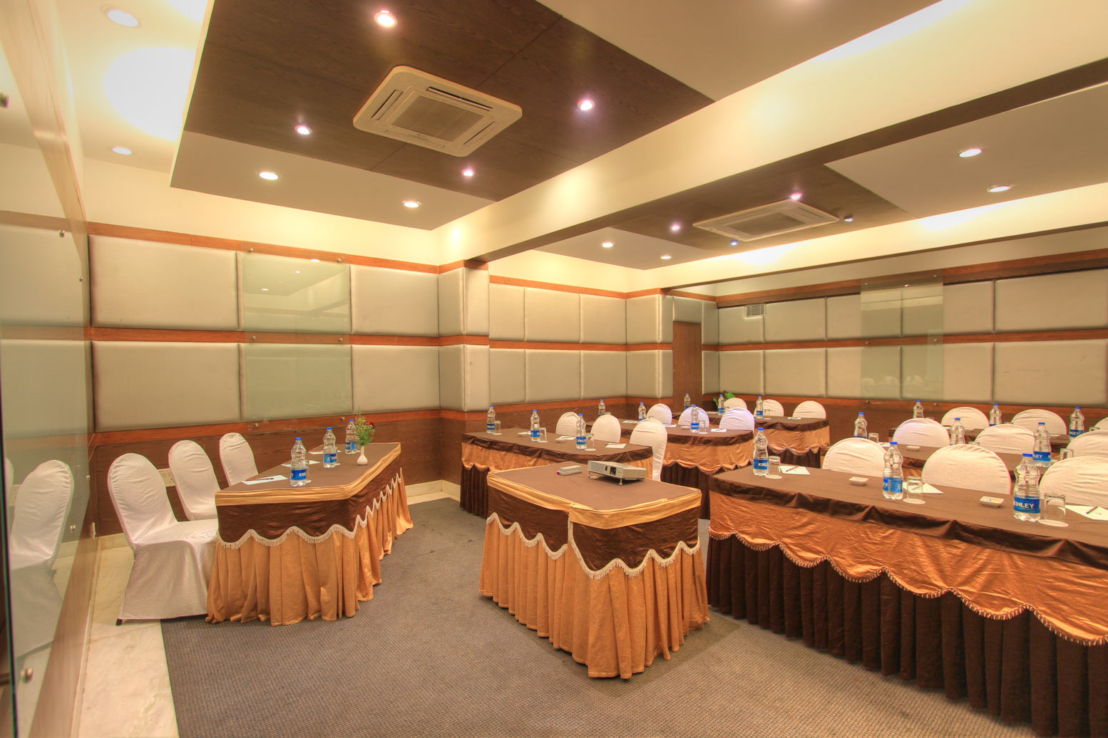Hotel VT Paradise — Banquet Hall in Sampangirama Nagar, Bangalore (on-site parking, in-house decoration, outside catering allowed, bar service available) — photo 3