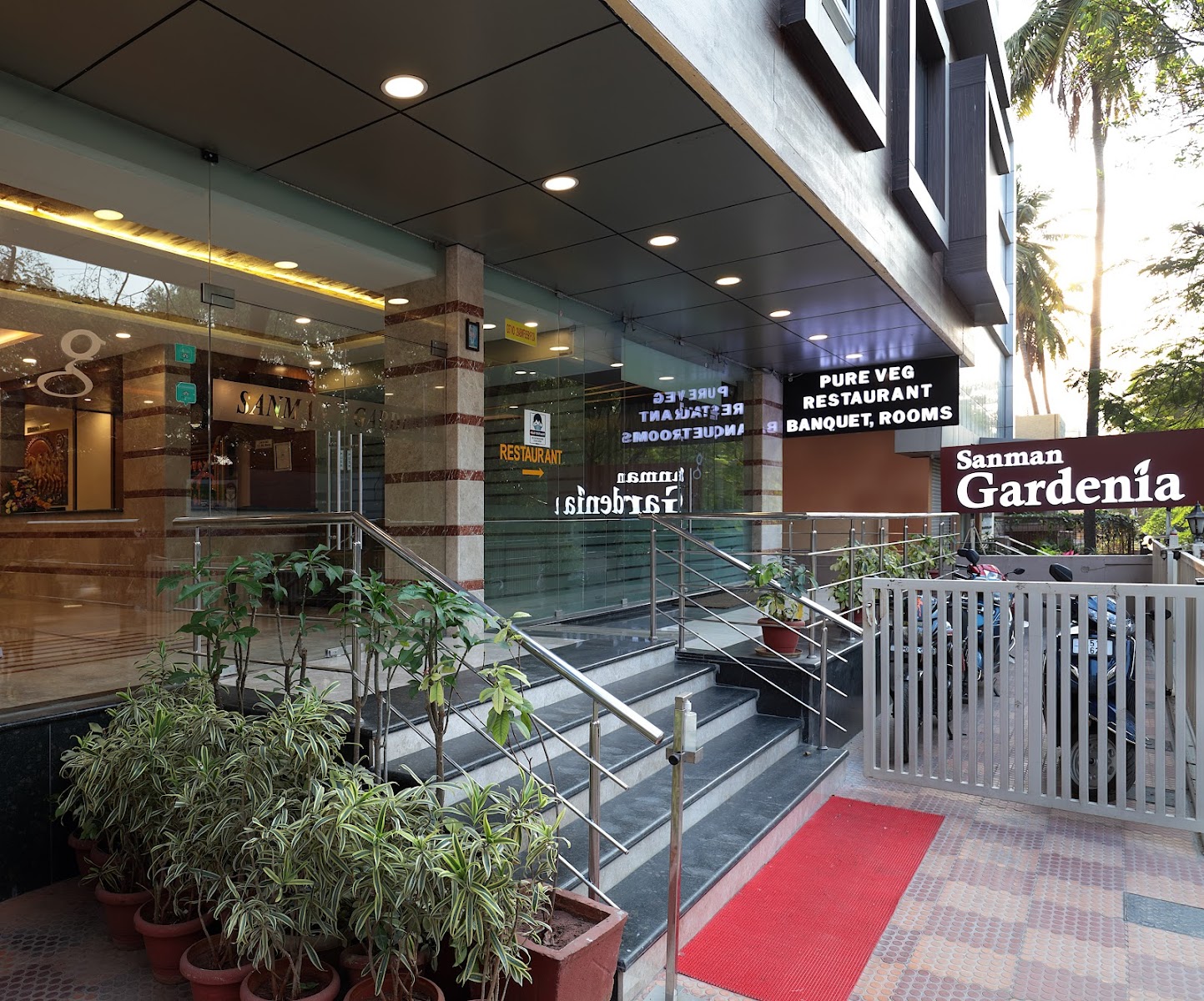 Hotel Sanman Gardenia — Banquet Hall in Jayanagar, Bangalore (on-site parking, in-house decoration, outside catering allowed, bar service available) — photo 4