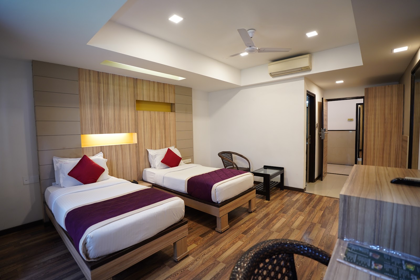 Hotel City Centre Residency — Banquet Hall in Indiranagar, Bangalore (on-site parking, in-house decoration, outside catering allowed, bar service available) — photo 3