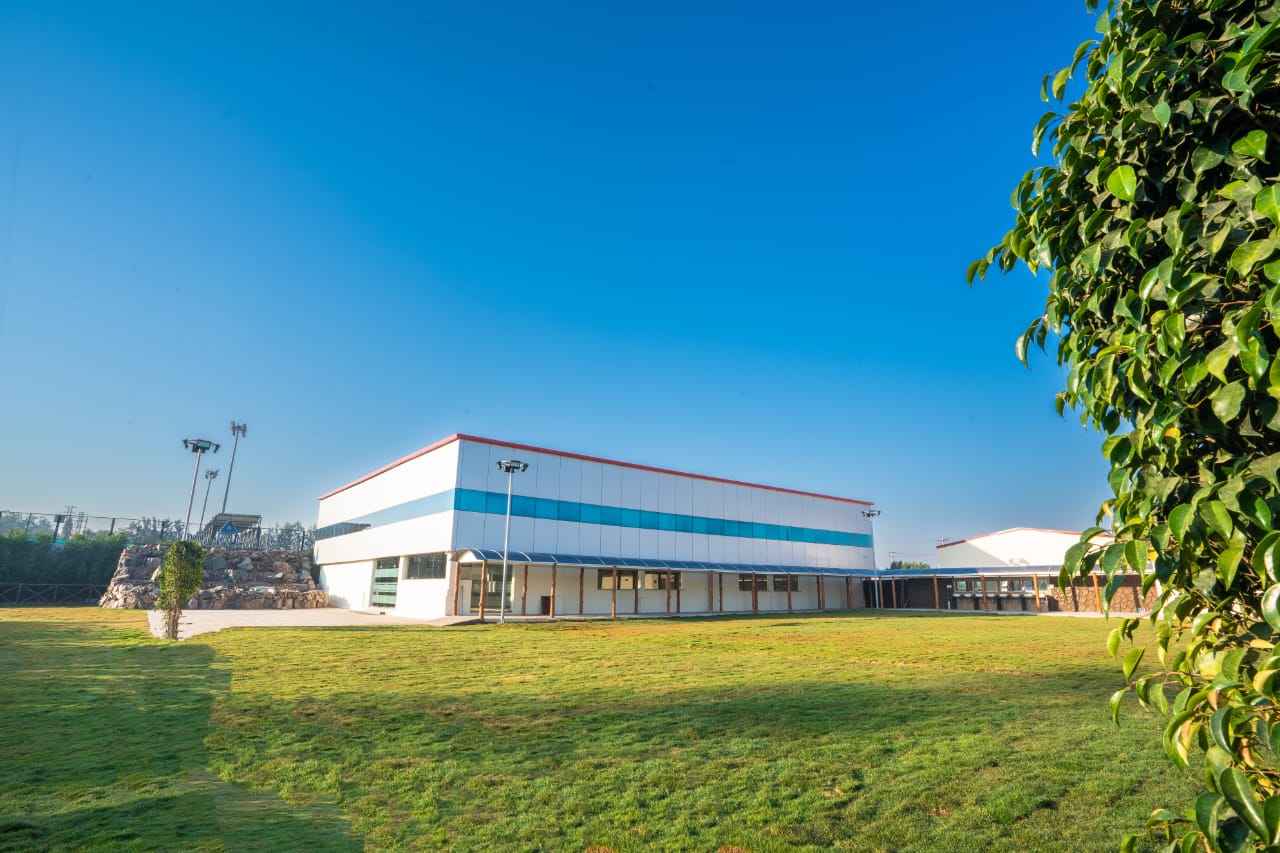 Woodland Resorts — Banquet Hall in Moinabad, Hyderabad (on-site parking, in-house decoration, bar service available, 650–1000 guest capacity)