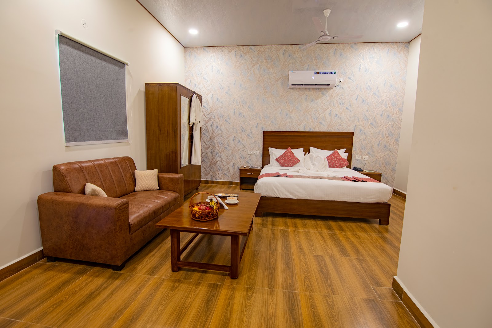 Woodland Resorts — Banquet Hall in Moinabad, Hyderabad (on-site parking, in-house decoration, bar service available, 650–1000 guest capacity) — photo 2