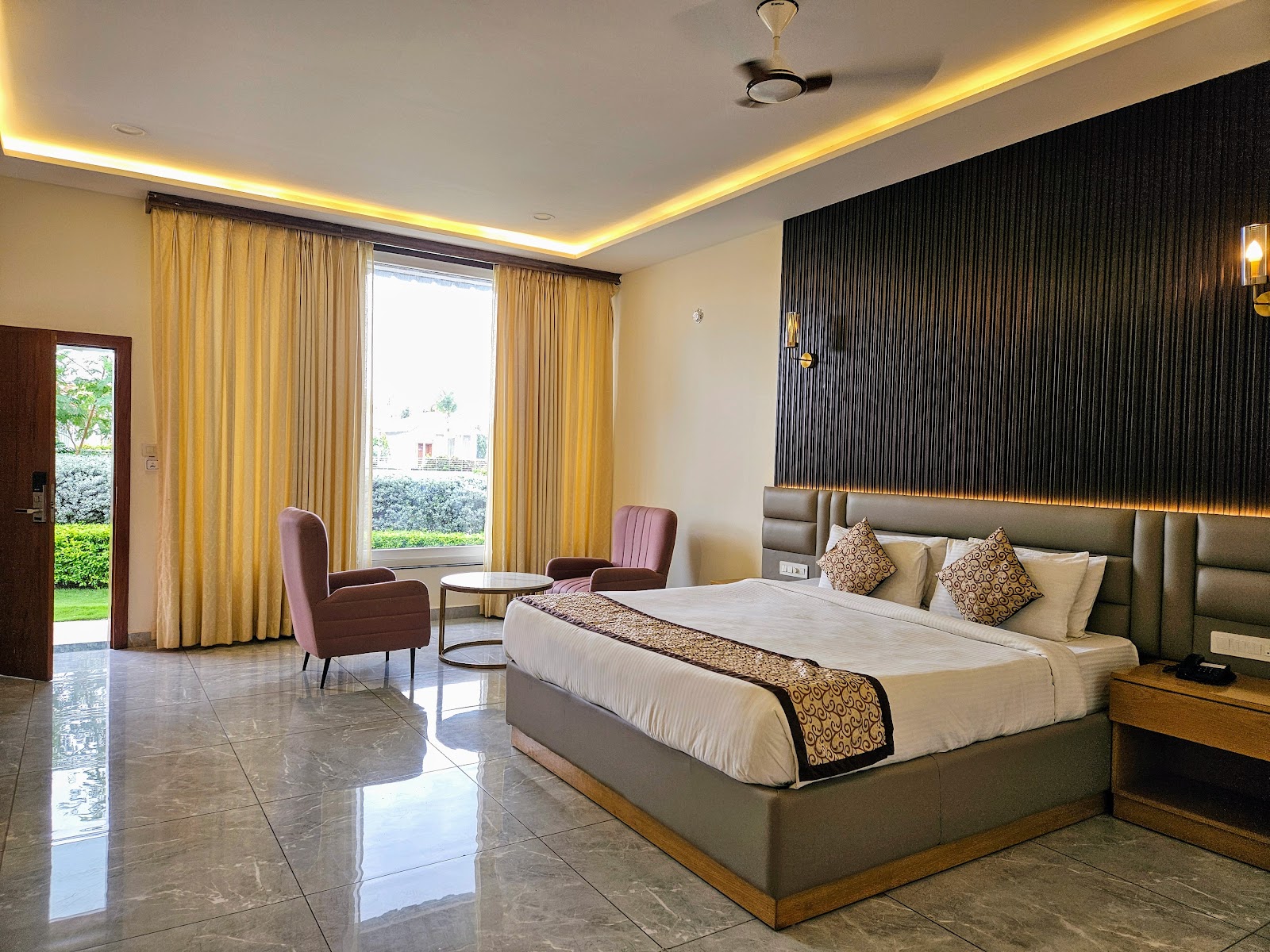 Tripura Resort — Resort in Shankarpally, Hyderabad (on-site parking, in-house decoration, bar service available, 800–1200 guest capacity) — photo 2