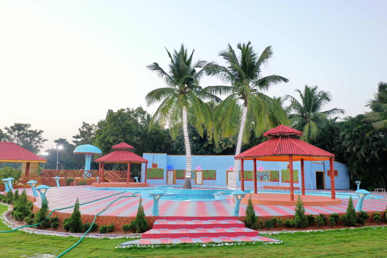 Alekhya Resorts — Banquet Hall in Hyderabad (on-site parking, in-house decoration, bar service available, 700–1050 guest capacity)