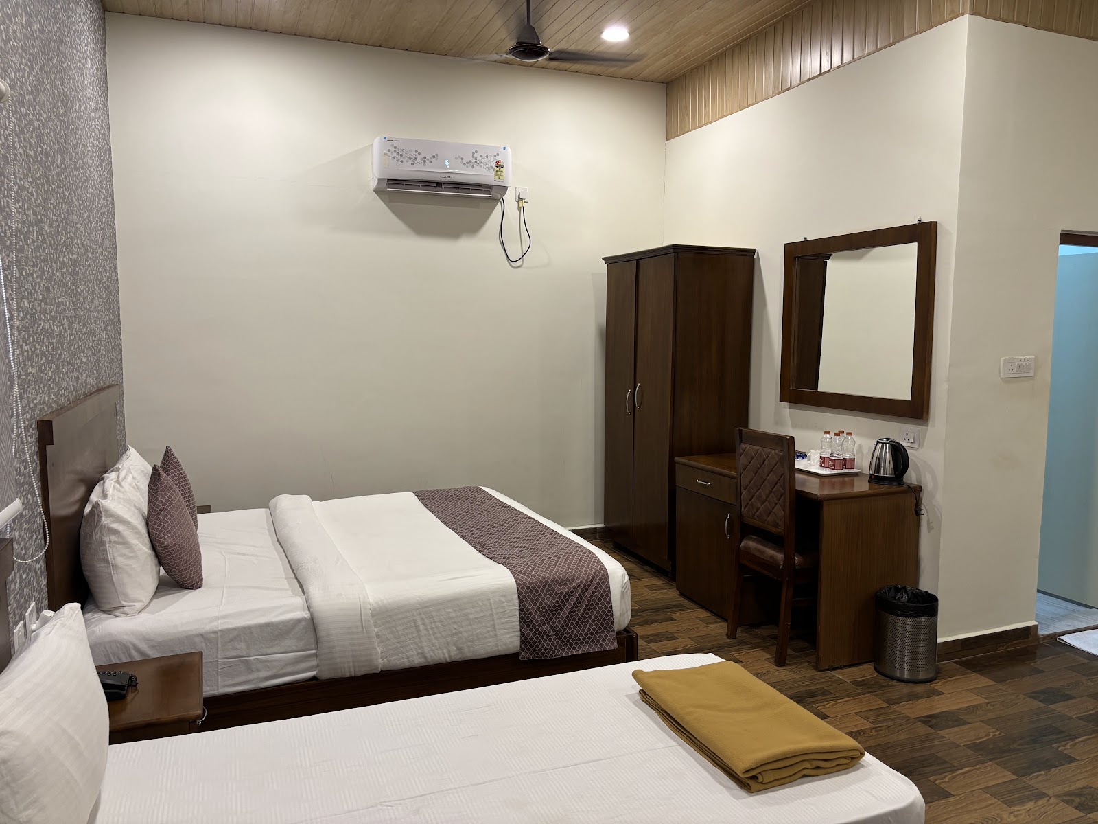 Alekhya Resorts — Banquet Hall in Moinabad, Hyderabad (on-site parking, in-house decoration, bar service available, 700–1050 guest capacity) — photo 2