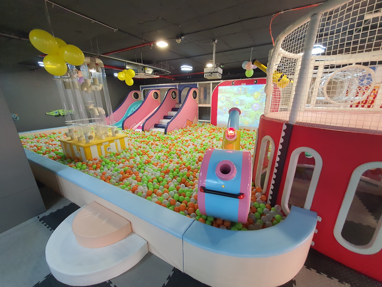 Holly Jolly Playarea — Banquet Hall in Kondapur, Hyderabad (on-site parking, in-house decoration, outside catering allowed, bar service available) — photo 3