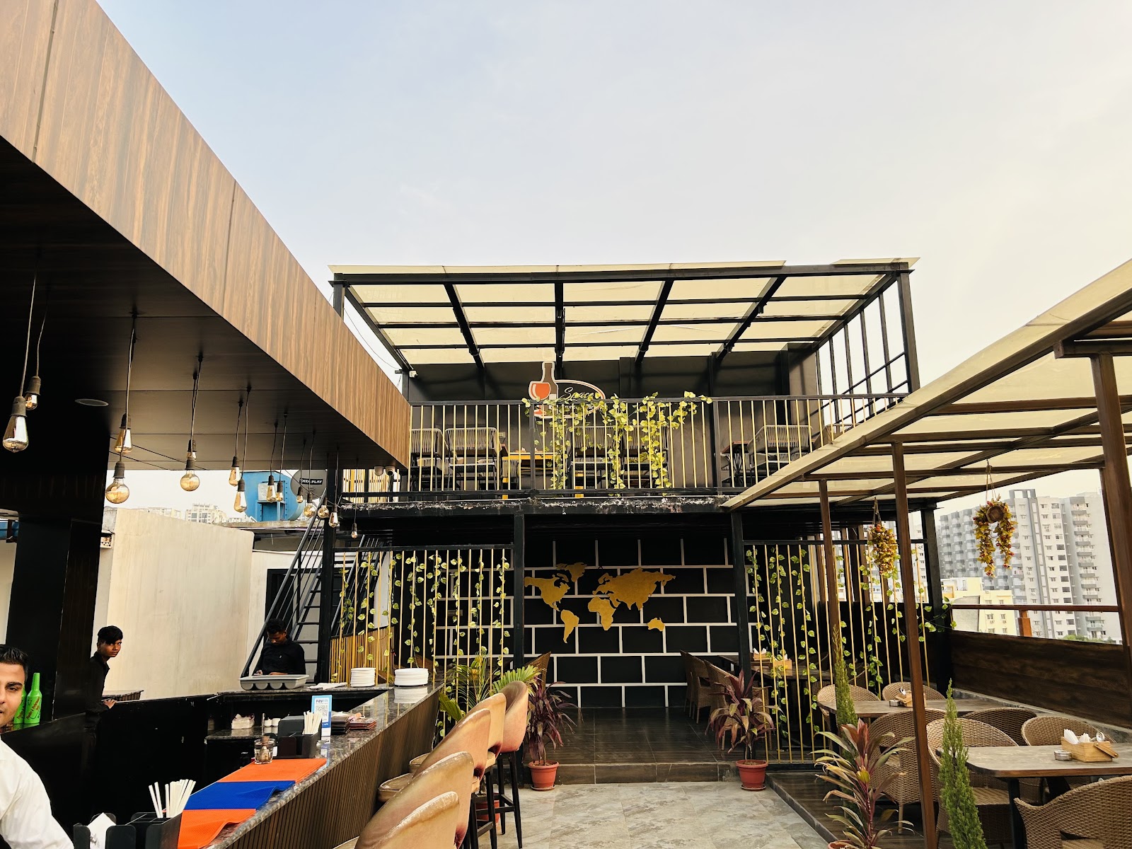 Space Brunch and Bar — Pub/Bar in Manikonda, Hyderabad (on-site parking, in-house decoration, DJ permitted, bar service available) — photo 2