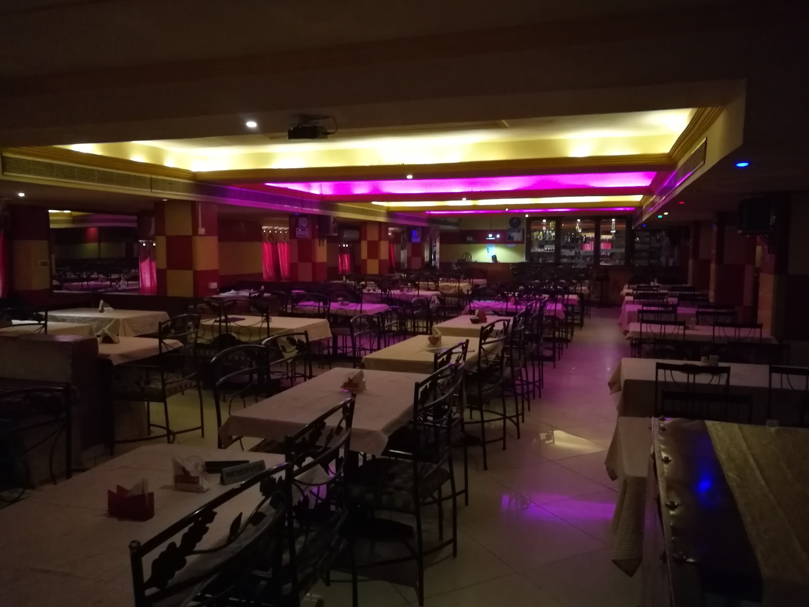 Maaunt Paradise Bar and Family Restaurant — Restaurant in Secunderabad, Hyderabad (on-site parking, in-house decoration, DJ permitted, bar service available)