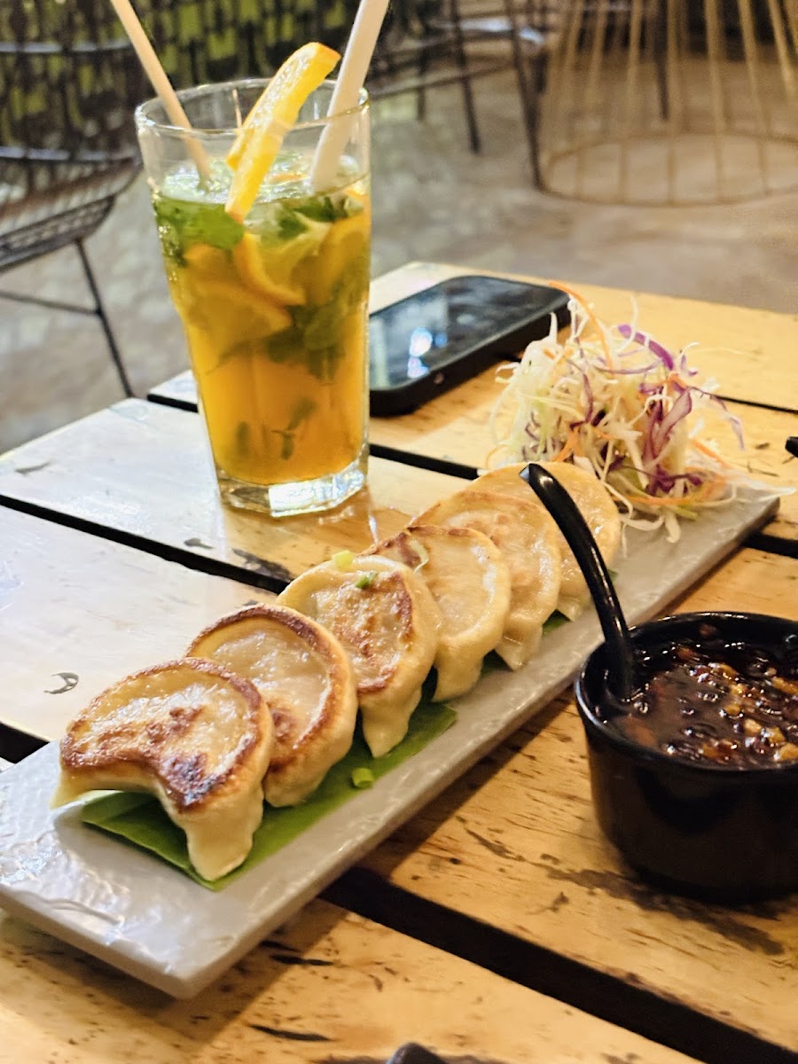 Hashi - Asian Bar & Kitchen — Pub/Bar in Begumpet, Hyderabad (on-site parking, in-house decoration, DJ permitted, bar service available) — photo 3