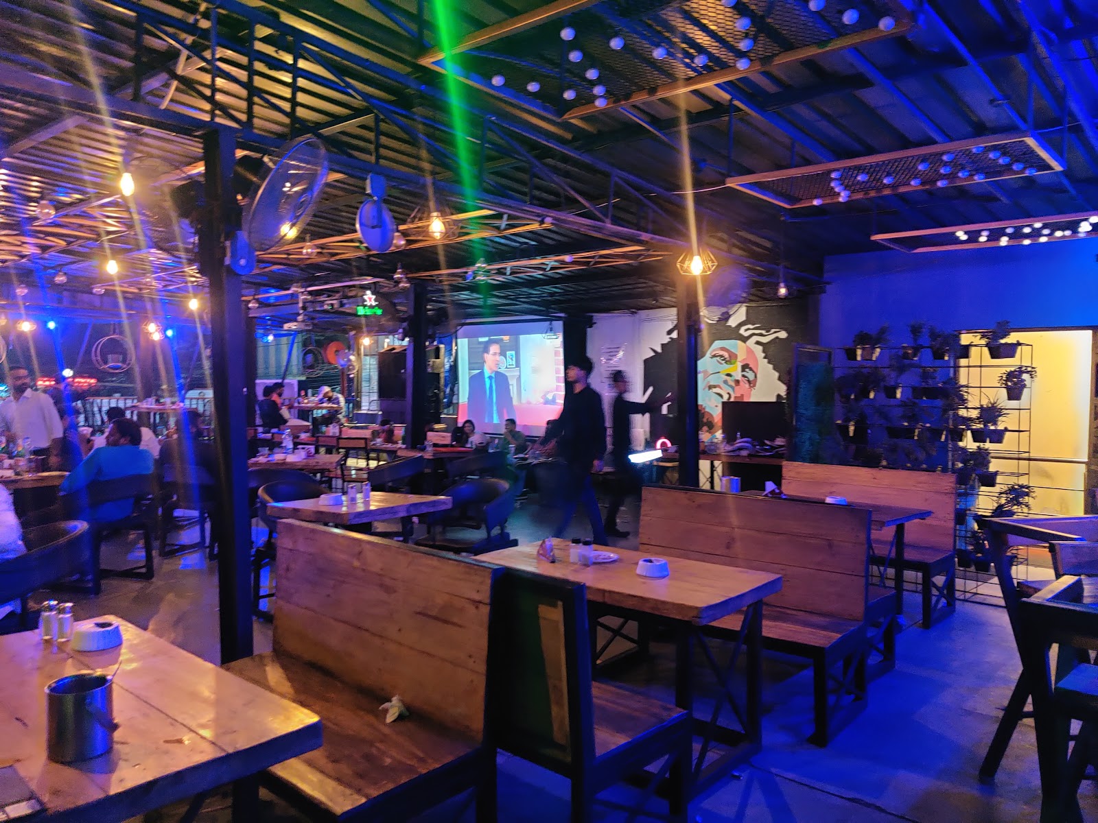 Cafe Lilliput Kitchen & Restro Bar — Restaurant in Jubilee Hills, Hyderabad (on-site parking, in-house decoration, DJ permitted, bar service available) — photo 3