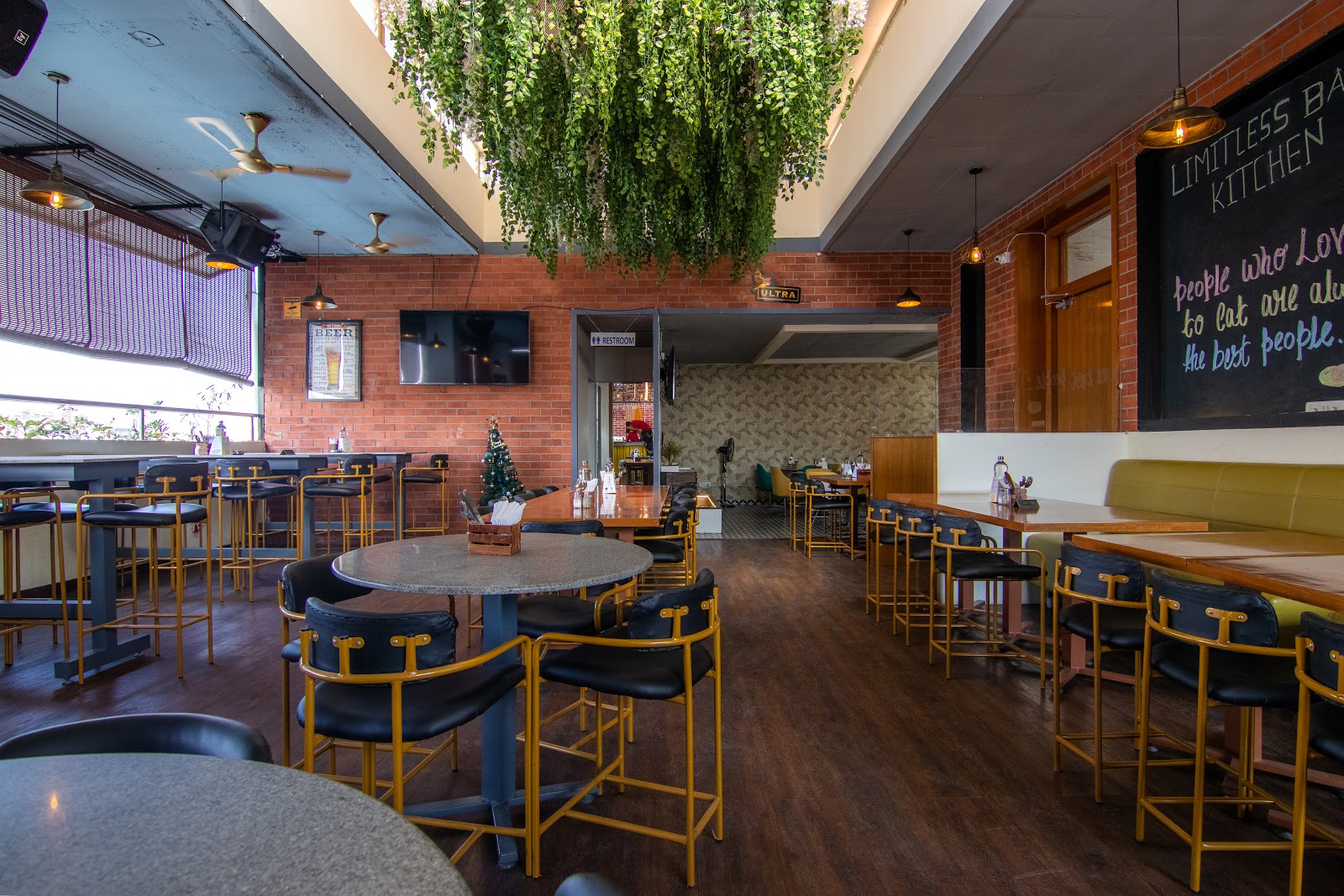 Limitless Bar & Kitchen — Pub/Bar in Bangalore (on-site parking, in-house decoration, DJ permitted, bar service available)