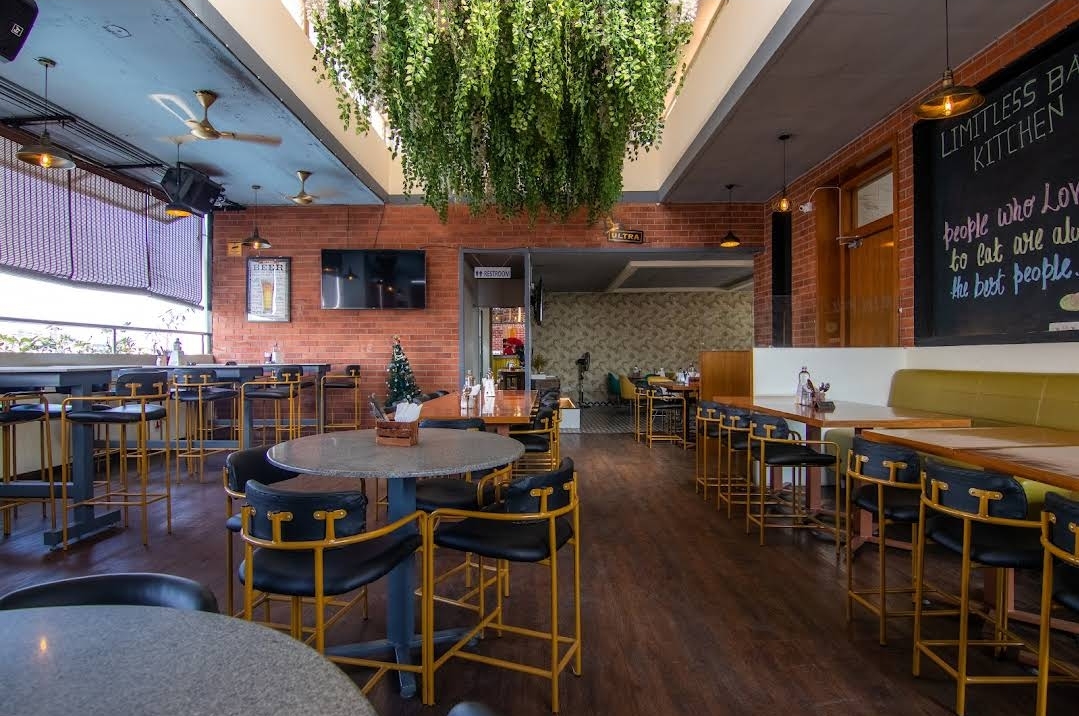 Limitless Bar & Kitchen — Pub/Bar in Kalyan Nagar, Bangalore (on-site parking, in-house decoration, DJ permitted, bar service available) — photo 3