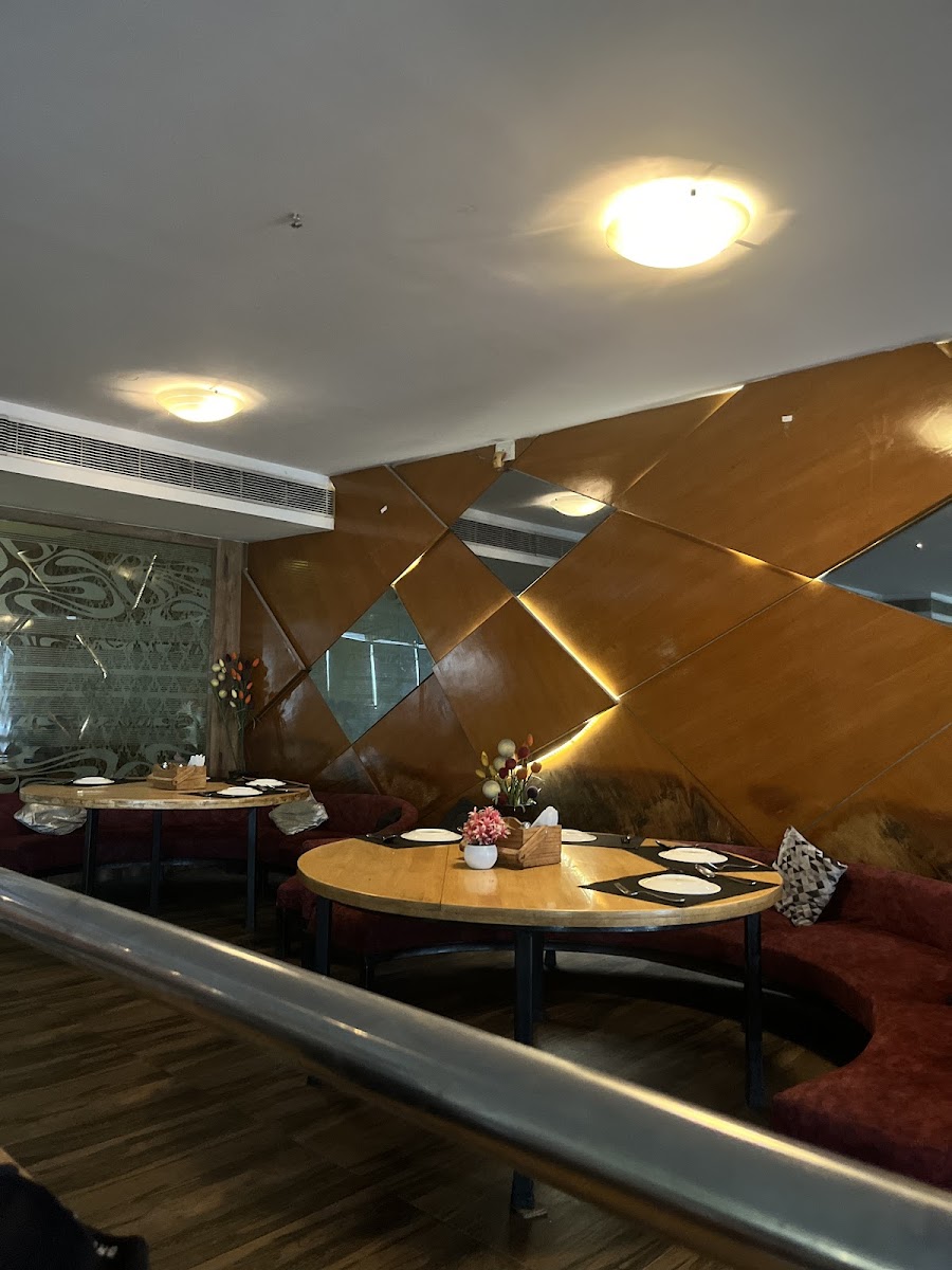 Holi Restaurant & Bar — Restaurant in Kukatpally, Hyderabad (on-site parking, in-house decoration, DJ permitted, bar service available) — photo 4