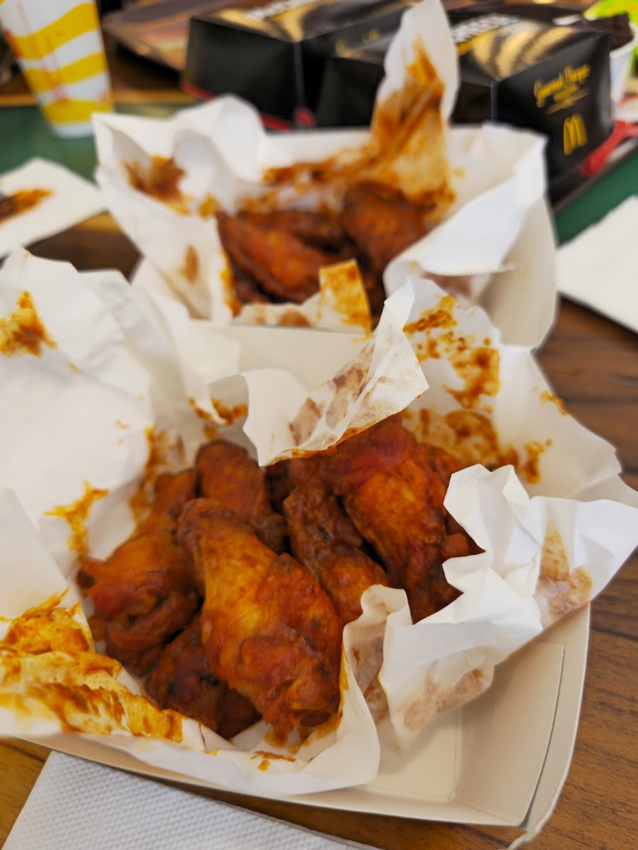 Buffalo Wild Wings — Banquet Hall in Shamshabad, Hyderabad (on-site parking, in-house decoration, DJ permitted, bar service available) — photo 3