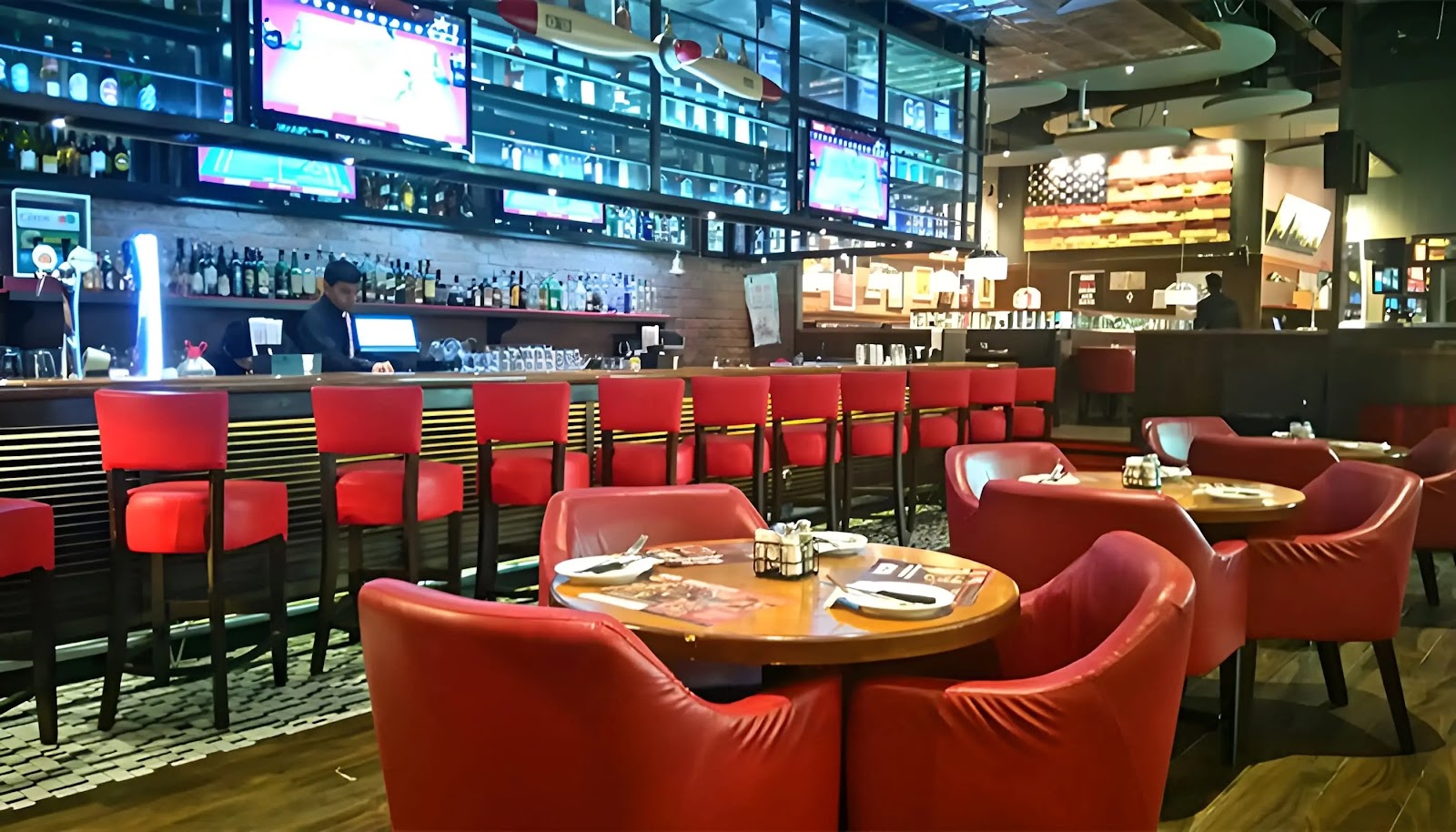 TGI Fridays — Banquet Hall in Kukatpally, Hyderabad (on-site parking, in-house decoration, DJ permitted, bar service available) — photo 3