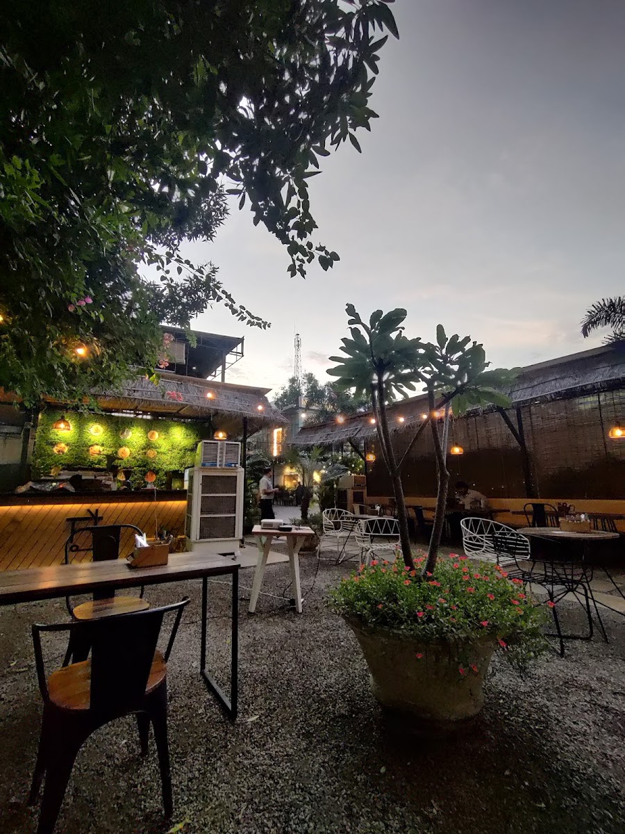 Hyderama Cafe Bar — Restaurant in Gachibowli, Hyderabad (on-site parking, in-house decoration, DJ permitted, bar service available) — photo 4