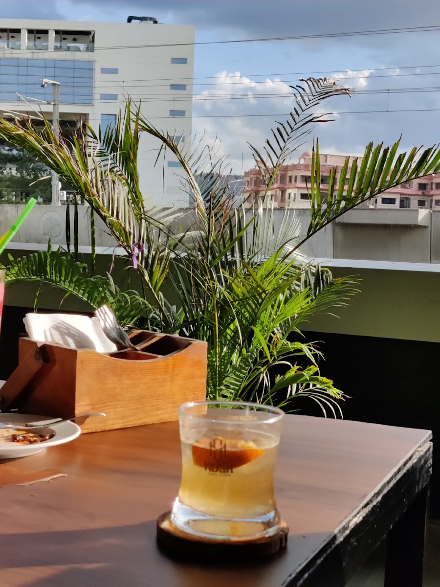 Mosh Club and Lounge — Pub/Bar in Madhapur, Hyderabad (on-site parking, in-house decoration, DJ permitted, bar service available) — photo 3