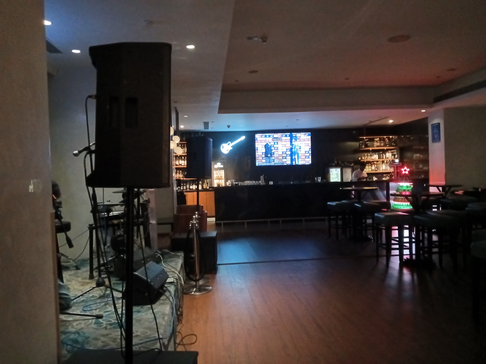 The Bar - Novotel Hyderabad — Pub/Bar in Shamshabad, Hyderabad (on-site parking, in-house decoration, DJ permitted, bar service available) — photo 3