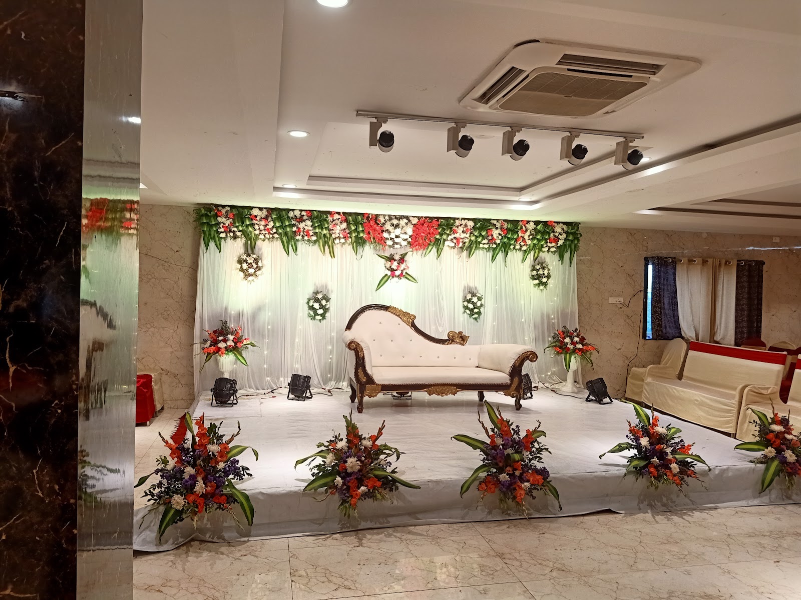 S V Banquet Halls — Banquet Hall in Hyderabad (on-site parking, in-house decoration, bar service available, 300–450 guest capacity)