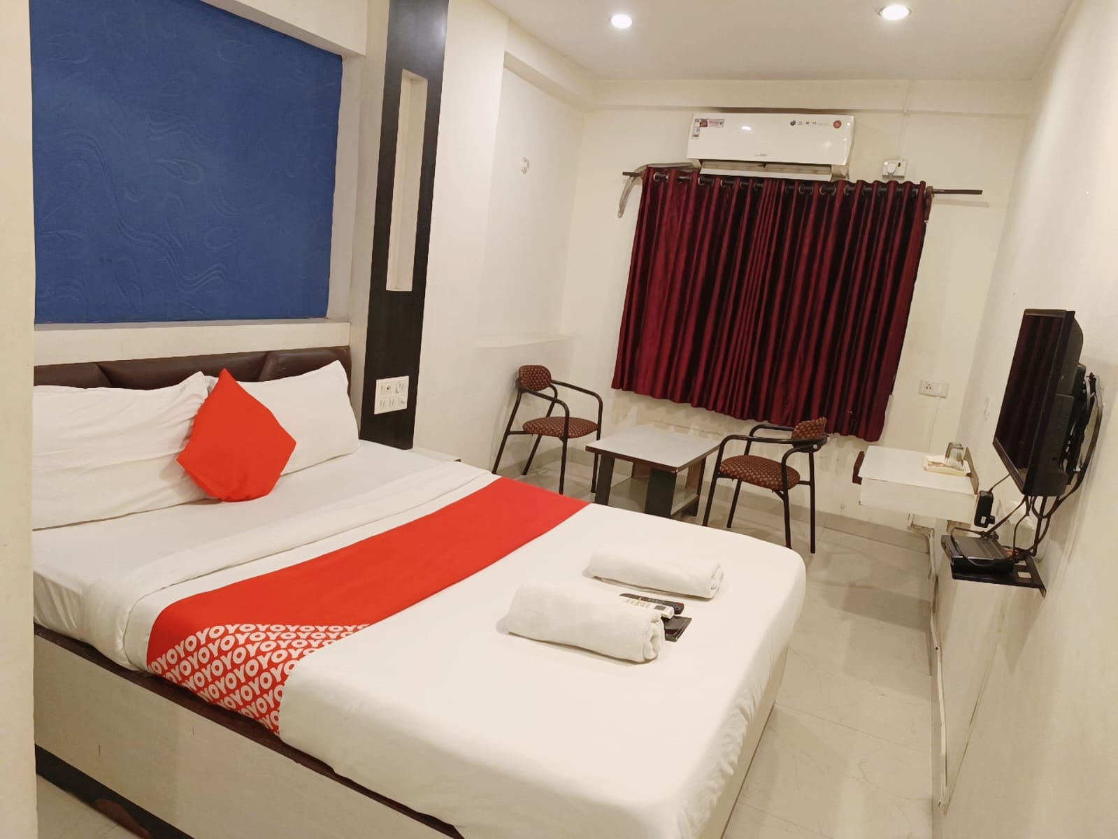 Hotel Prestige — Banquet Hall in Secunderabad, Hyderabad (on-site parking, in-house decoration, bar service available, 250–300 guest capacity) — photo 3