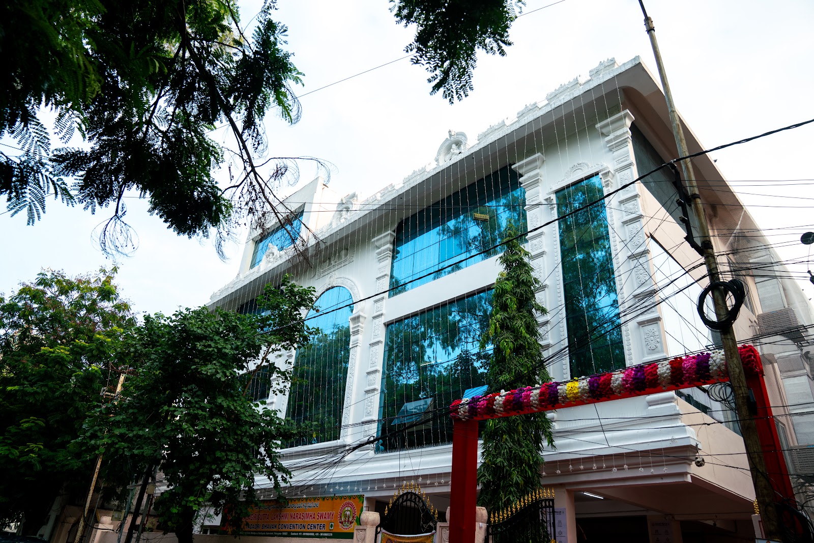 Yadadri Bhavan — Banquet Hall in Barkatpura, Hyderabad (on-site parking, in-house decoration, bar service available, 600–900 guest capacity) — photo 4