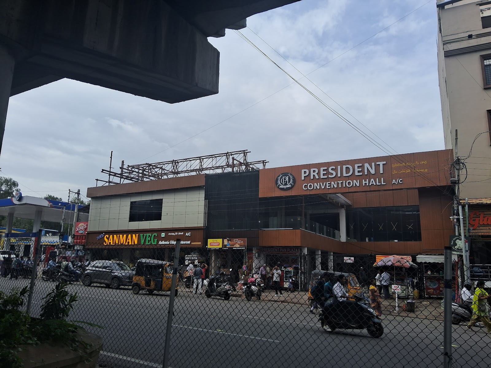 President Function Hall · Tarnaka — Banquet Hall in Tarnaka, Hyderabad (on-site parking, in-house decoration, DJ permitted, bar service available) — photo 3