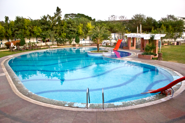 Vishal Prakruthi Resorts — Banquet Hall in Hyderabad (on-site parking, in-house decoration, bar service available, 200–300 guest capacity)