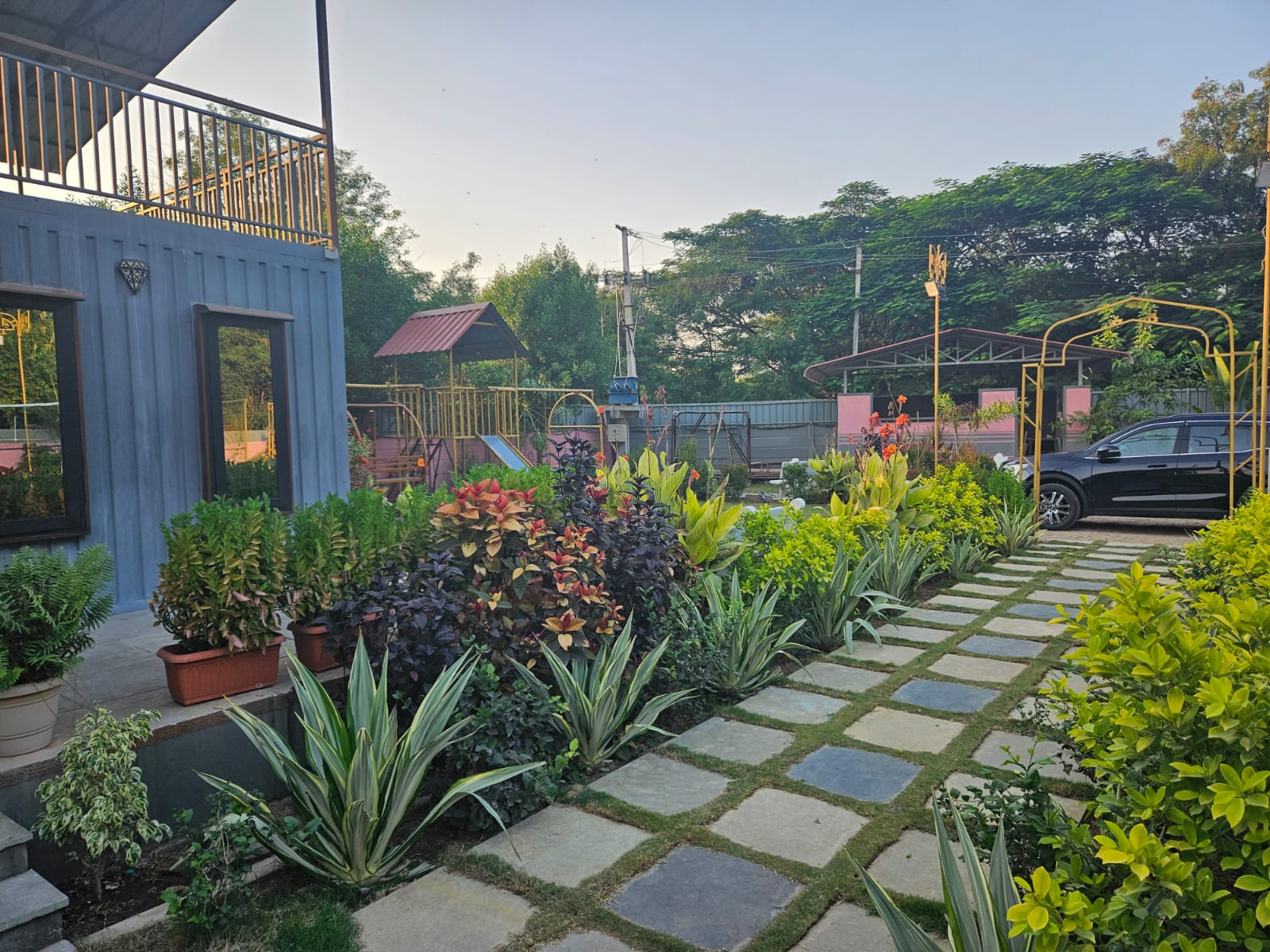Kashmir Farmhouse — Farm House in Aziz Nagar, Hyderabad (on-site parking, in-house decoration, bar service available, 4.2★ rated)