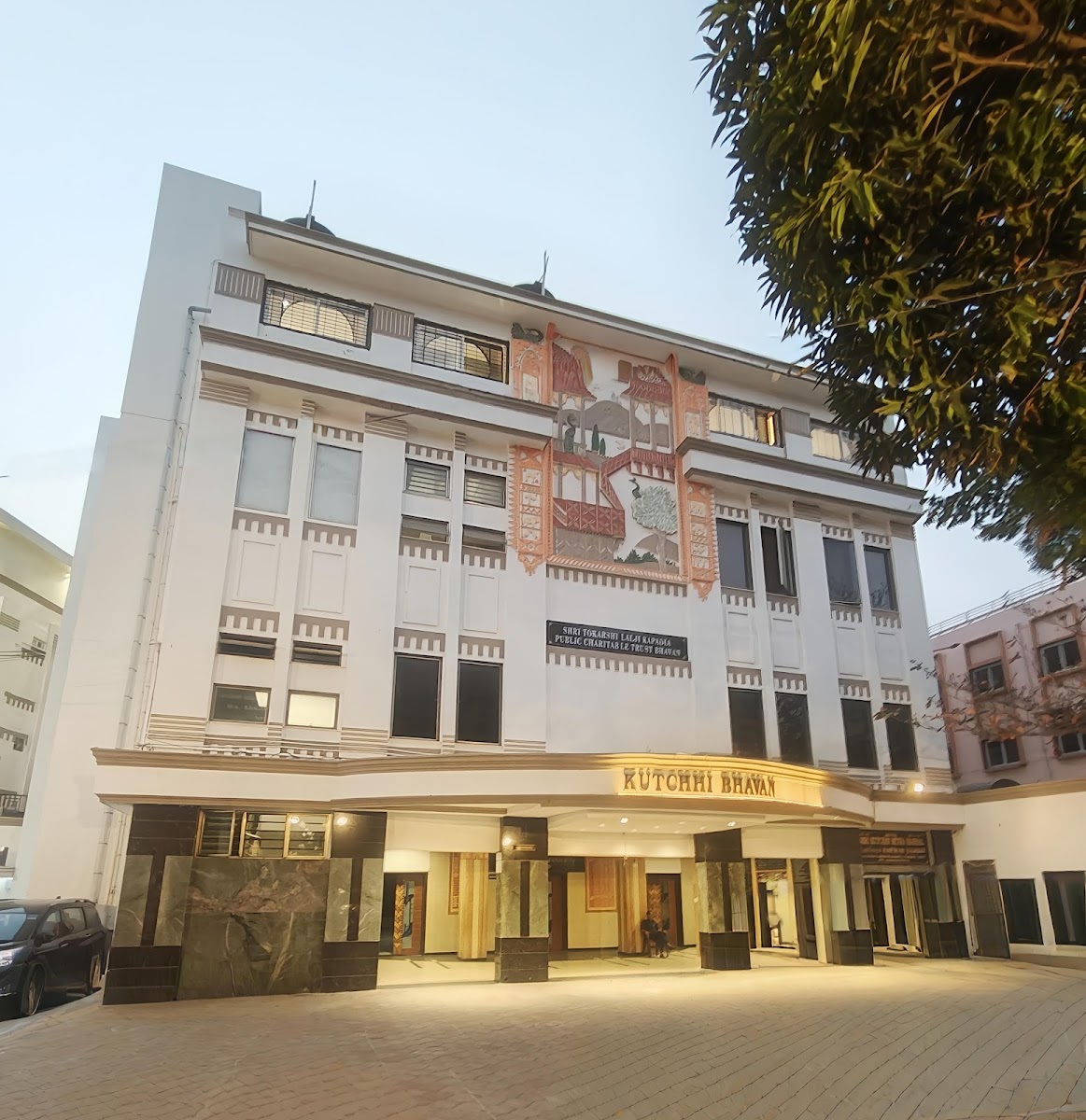 Shri Kutchhi Mitra Mandal — Banquet Hall in Koti, Hyderabad (on-site parking, in-house decoration, DJ permitted, bar service available) — photo 2
