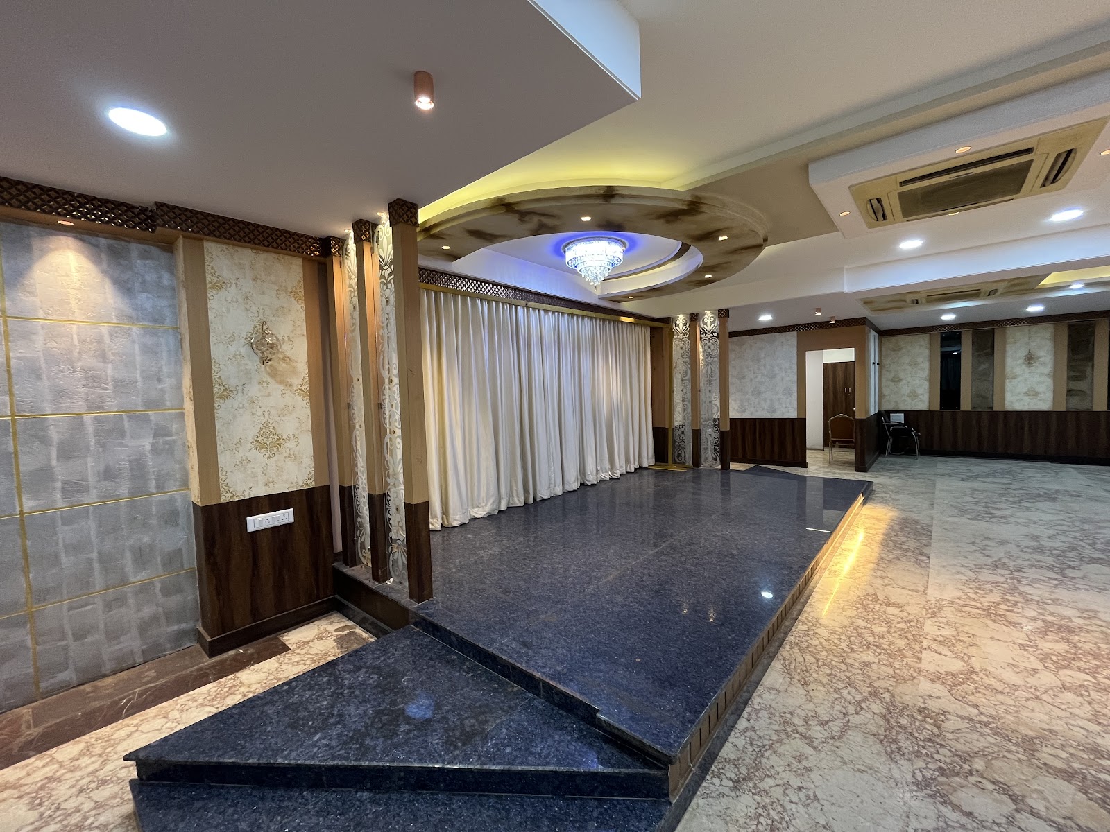 Ashirwad Banquets — Banquet Hall in Sahakara Nagar, Bangalore (on-site parking, in-house decoration, DJ permitted, bar service available) — photo 3