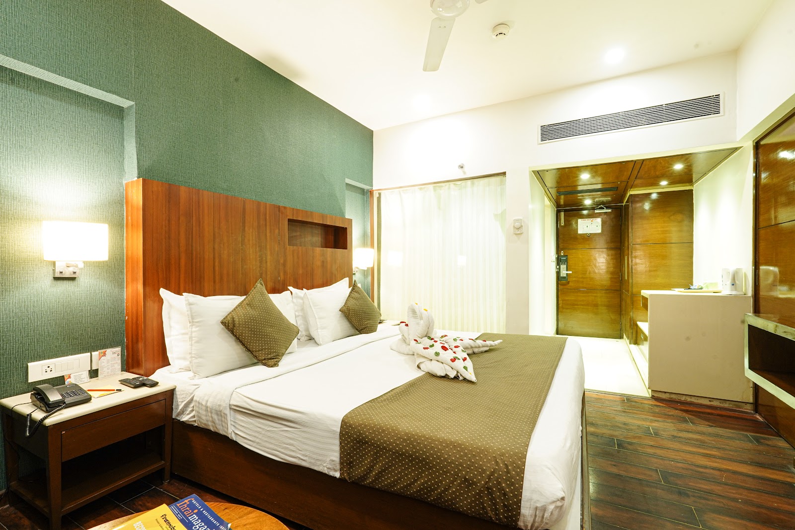 Hotel Quality Inn Residency — Banquet Hall in Nampally, Hyderabad (on-site parking, in-house decoration, outside catering allowed, bar service available) — photo 2