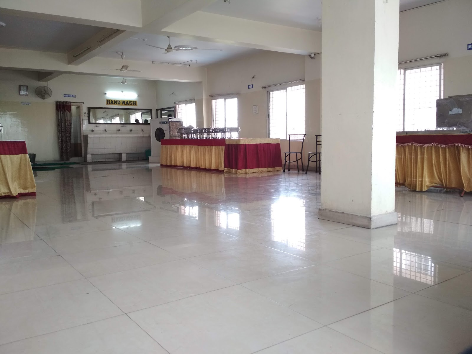 Glr Function Hall — Banquet Hall in Hastinapuram, Hyderabad (on-site parking, in-house decoration, bar service available, 200–300 guest capacity) — photo 4