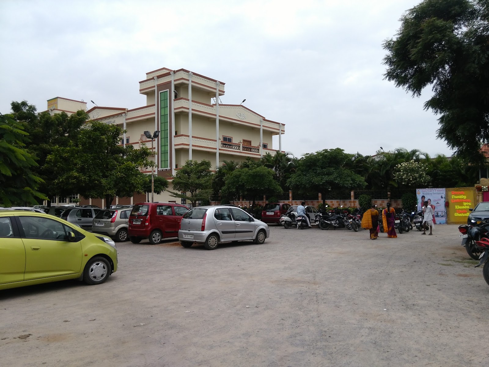 Peddabavi Laxmamma Gardens(a/c) — Banquet Hall in Hyderabad (on-site parking, in-house decoration, DJ permitted, bar service available)