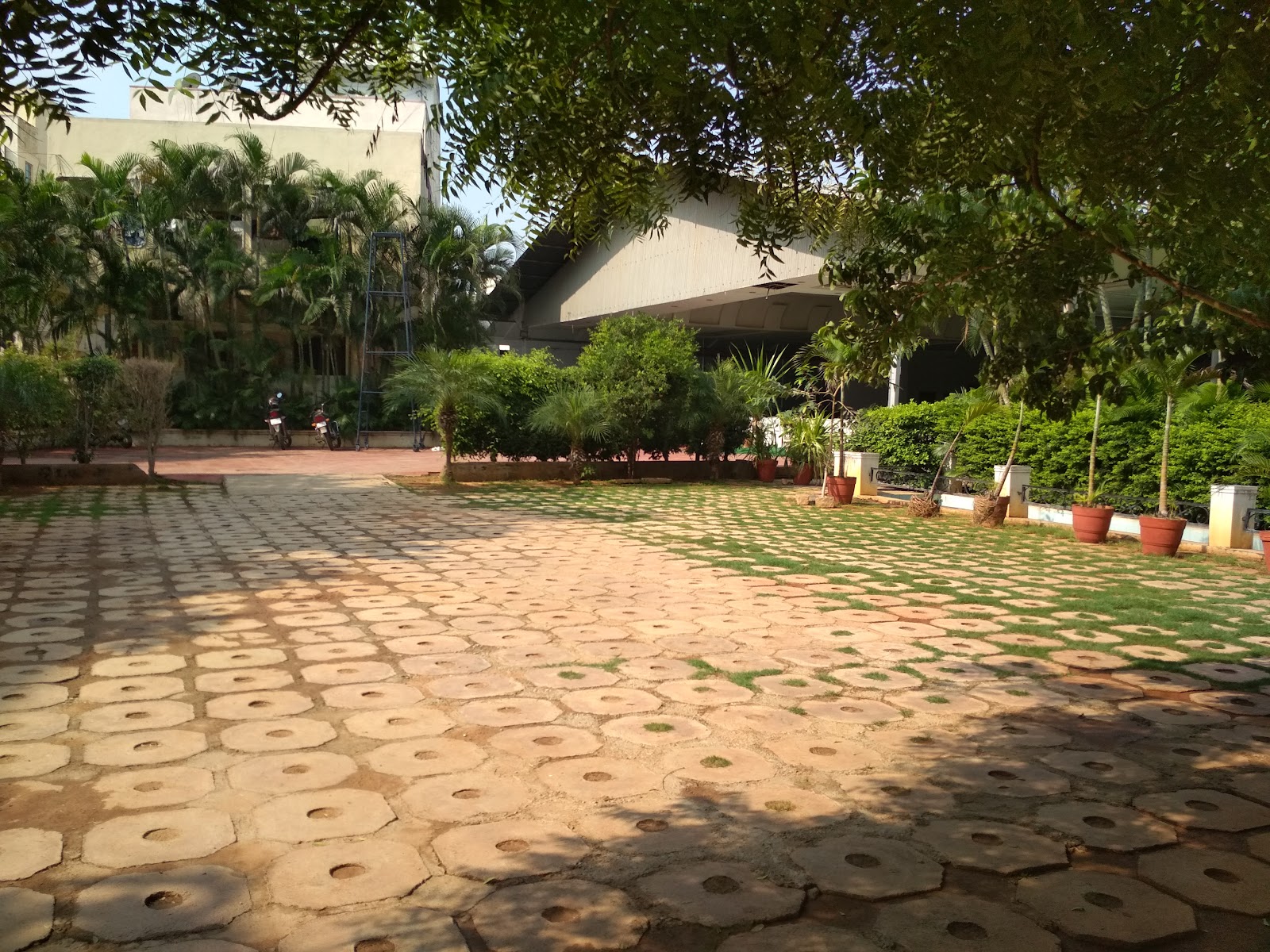 Surender Reddy Gardens — Banquet Hall in Quthbullapur, Hyderabad (on-site parking, in-house decoration, DJ permitted, bar service available) — photo 4