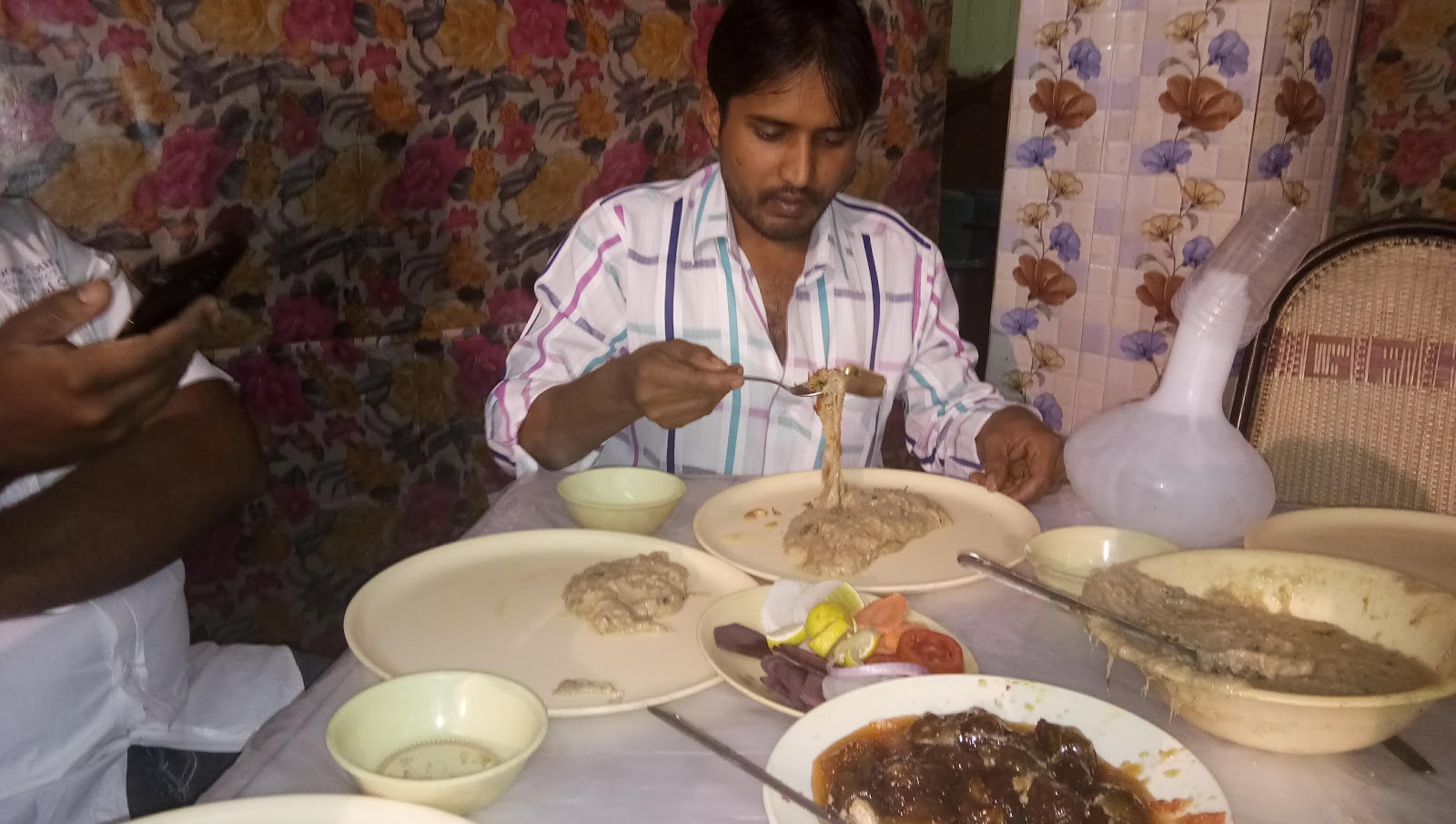 Aghai Function Plaza — Banquet Hall in Yakutpura, Hyderabad (on-site parking, in-house decoration, DJ permitted, bar service available) — photo 4