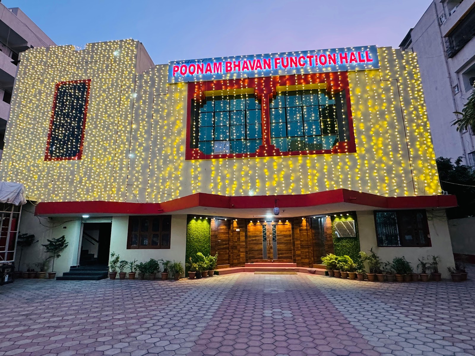 Poonam Bhavan Function Hall — Banquet Hall in Ramanthapur, Hyderabad (on-site parking, in-house decoration, DJ permitted, bar service available) — photo 2