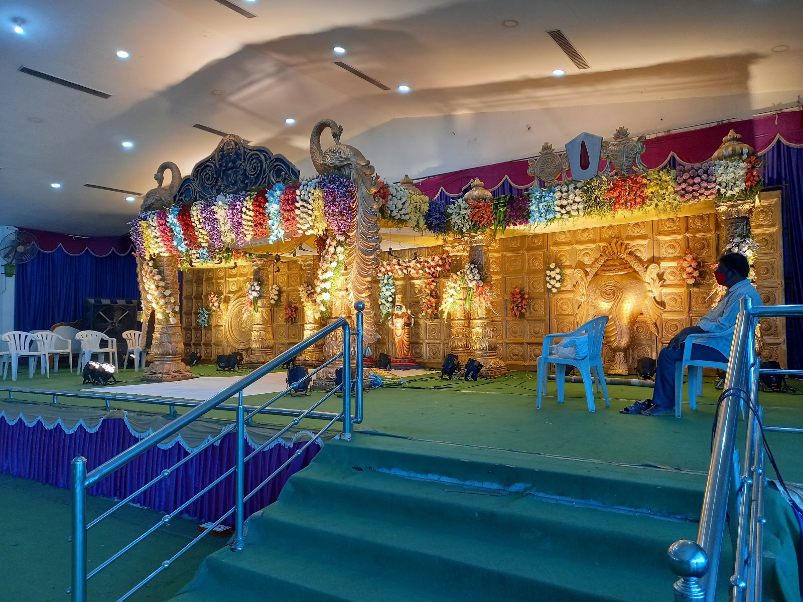 Y.linga Reddy Gardens — Banquet Hall in Ramanthapur, Hyderabad (on-site parking, in-house decoration, DJ permitted, bar service available) — photo 3