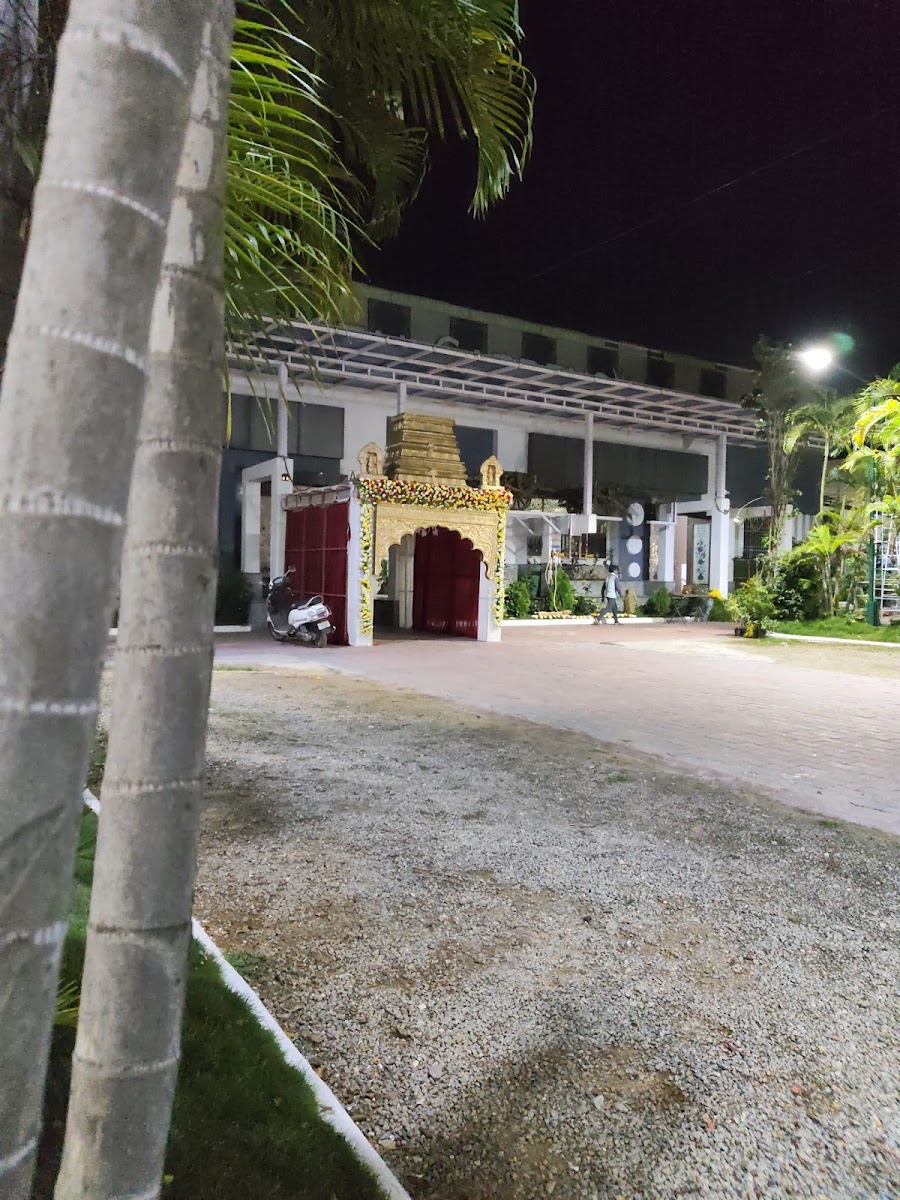 Sri Saptapadi's Krystal Gardens — Banquet Hall in Chanda Nagar, Hyderabad (on-site parking, in-house decoration, DJ permitted, bar service available) — photo 4