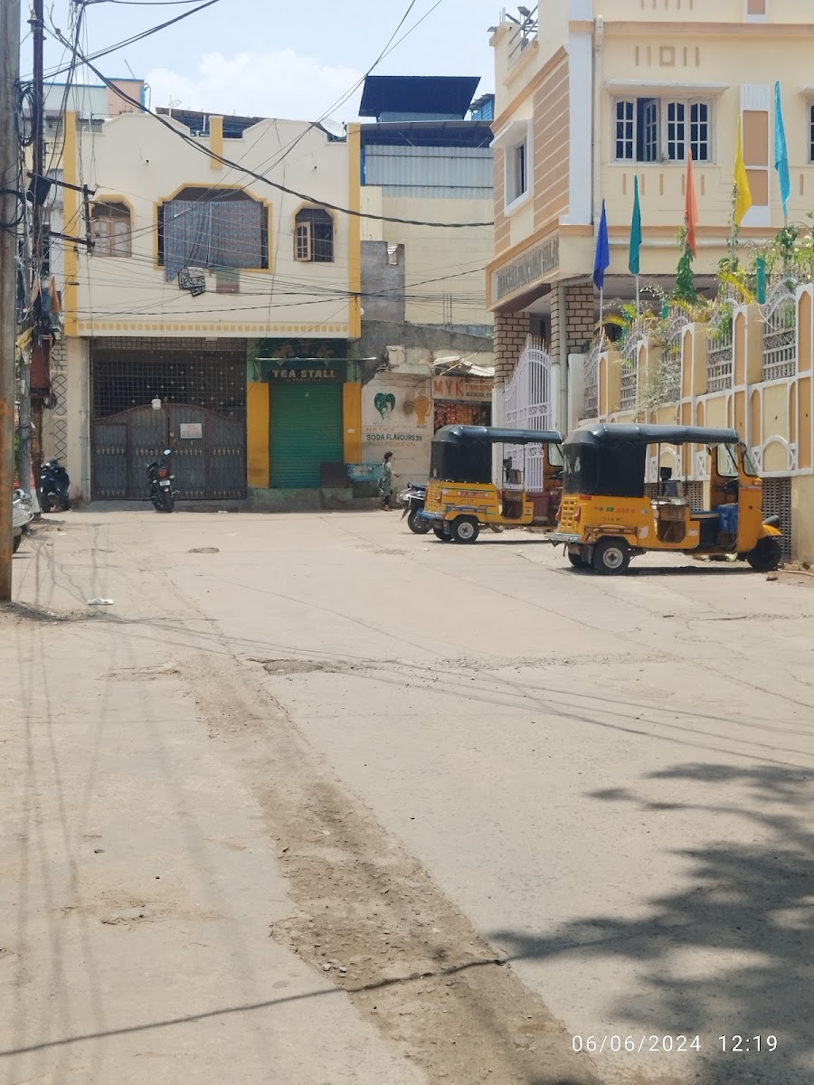 Aiyesha Function Palace — Banquet Hall in Musheerabad, Hyderabad (on-site parking, in-house decoration, bar service available, 220–350 guest capacity) — photo 3