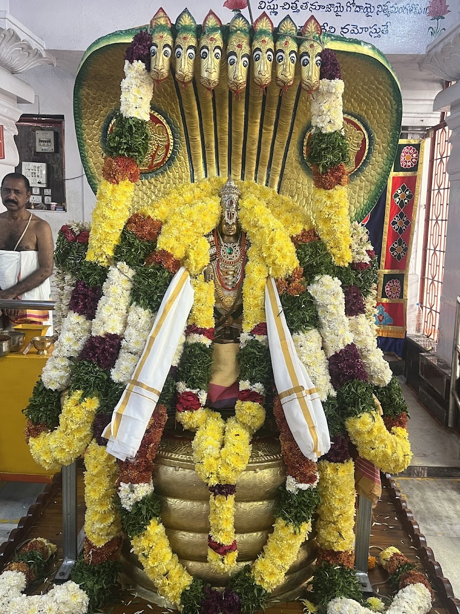 Sri Alamelumanga Sametha Venkateswara Swamy Devalayam And Kalyana Mandapam — Banquet Hall in Dilsukhnagar, Hyderabad (on-site parking, in-house decoration, bar service available, 300–450 guest capacity) — photo 2