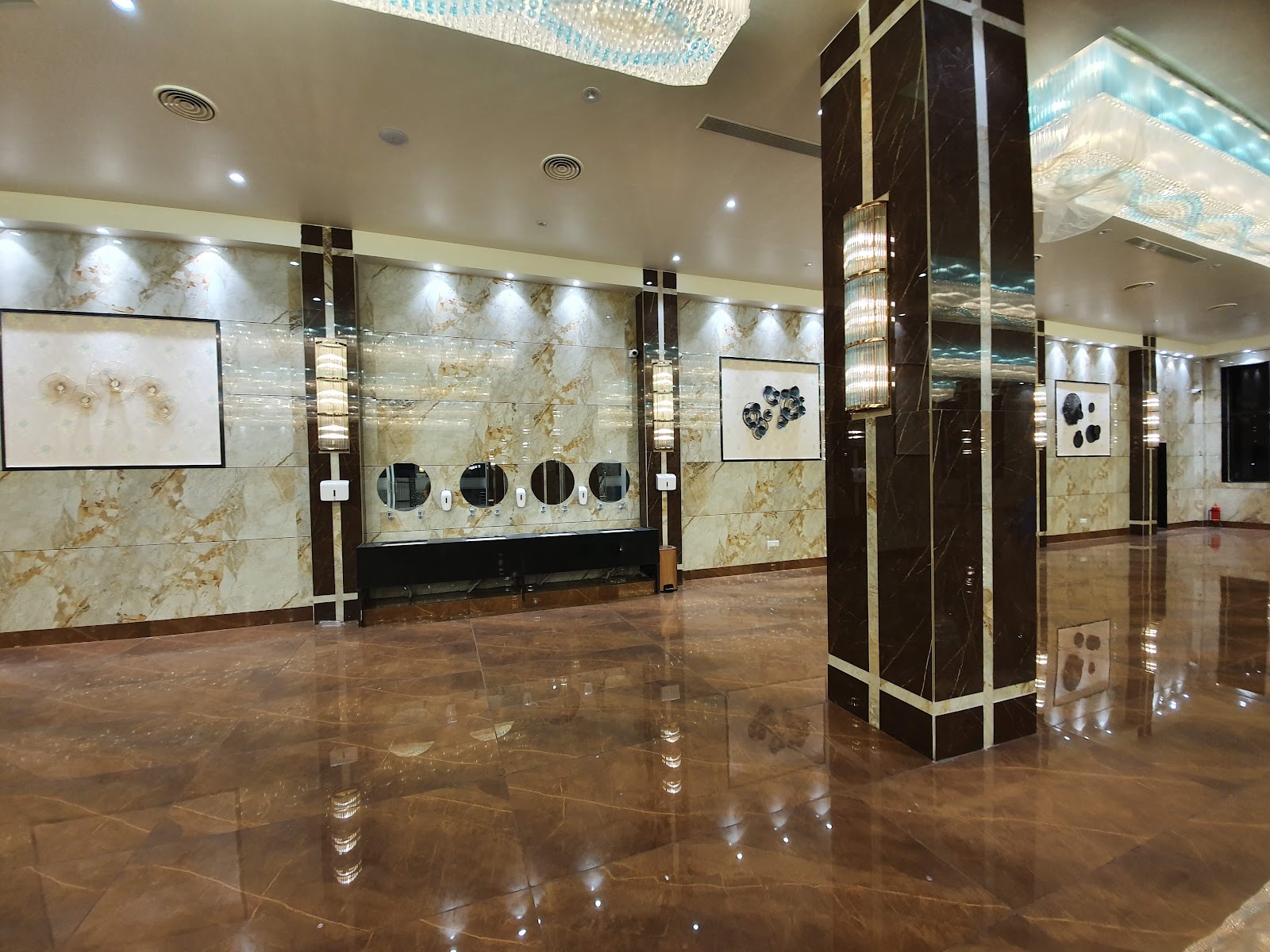 Mahboob Convention — Banquet Hall in Hyderabad (on-site parking, in-house decoration, DJ permitted, bar service available)
