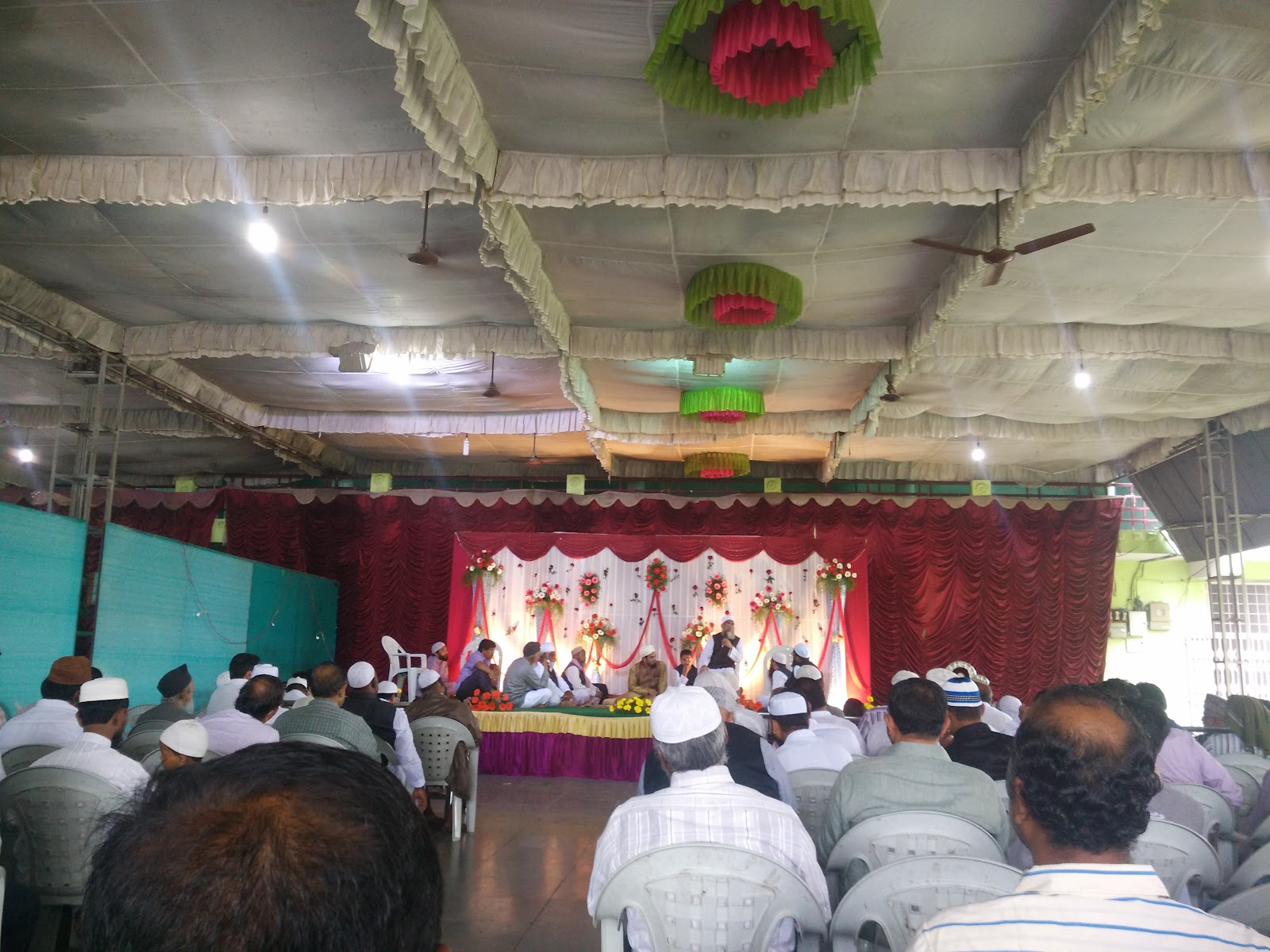 Sm Function Hall Shankarpalli — Banquet Hall in Hyderabad (on-site parking, in-house decoration, bar service available, 250–400 guest capacity)