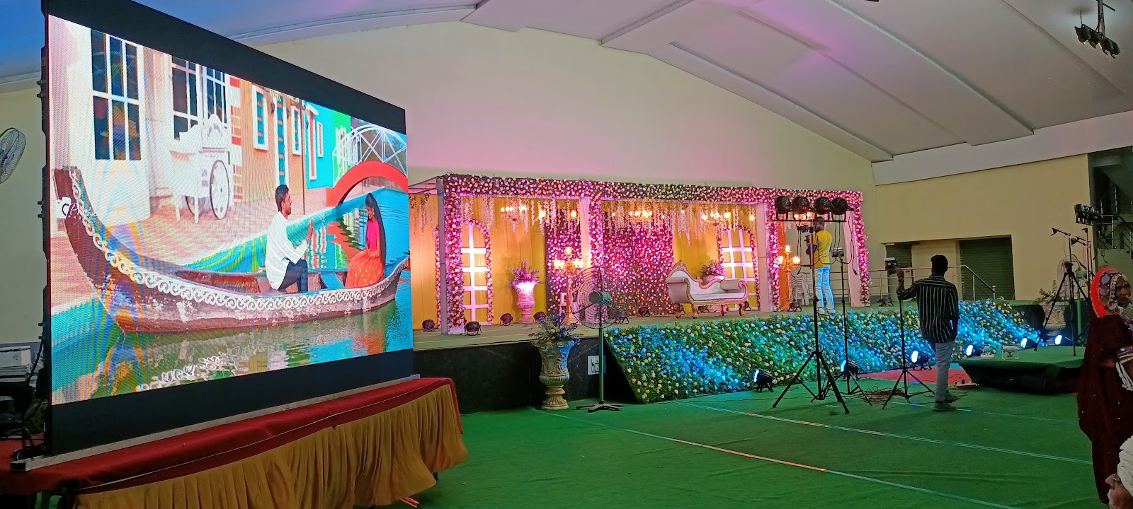 Munugala Amrutha Reddy Garden — Banquet Hall in Hyderabad (on-site parking, in-house decoration, bar service available, 800–1200 guest capacity)