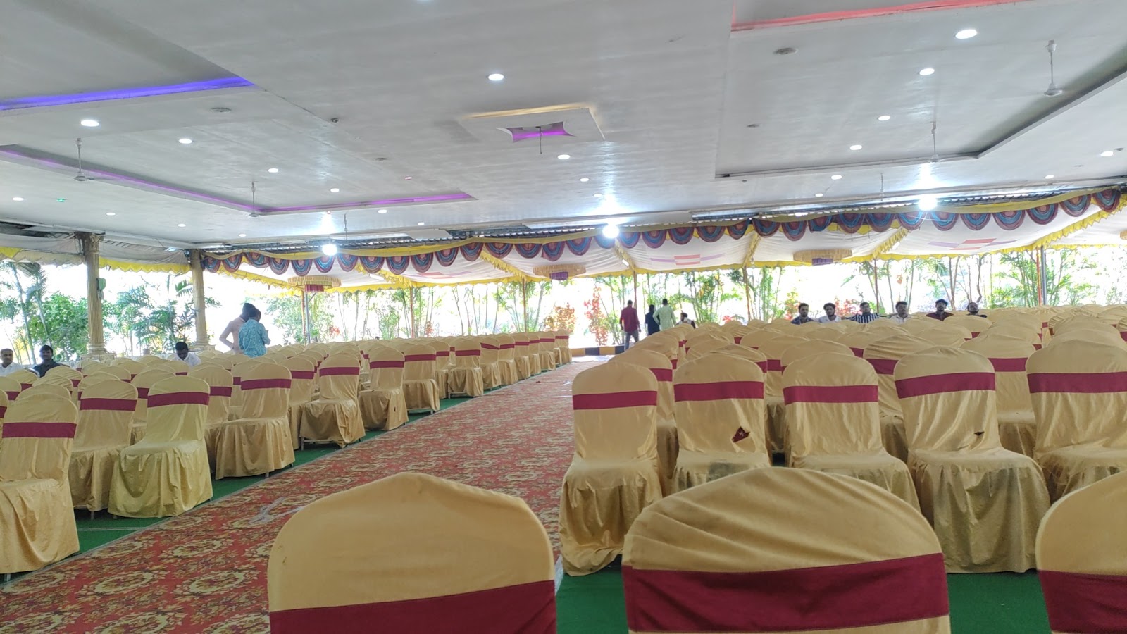 Baddam Surender Reddy Function Hall — Banquet Hall in Hyderabad (on-site parking, in-house decoration, bar service available, 1000–1500 guest capacity)