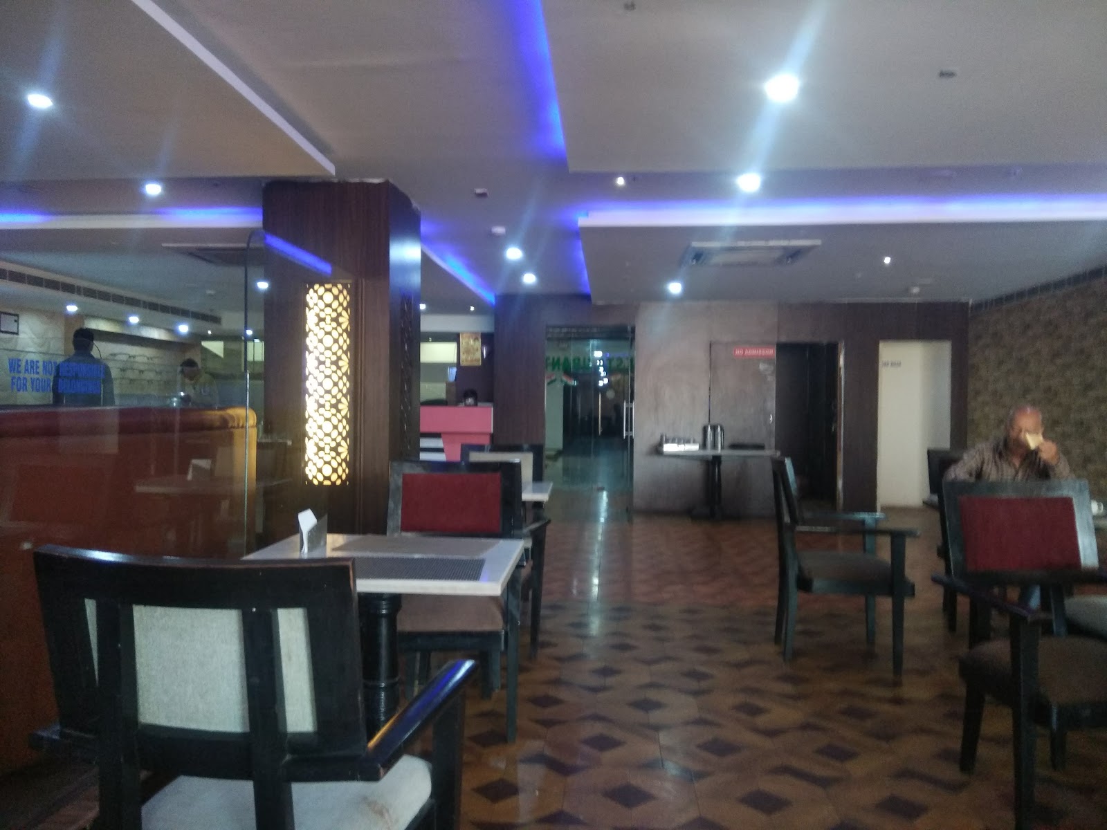Kubeera Palace — Banquet Hall in Hyderabad (on-site parking, in-house decoration, bar service available, 120–200 guest capacity)