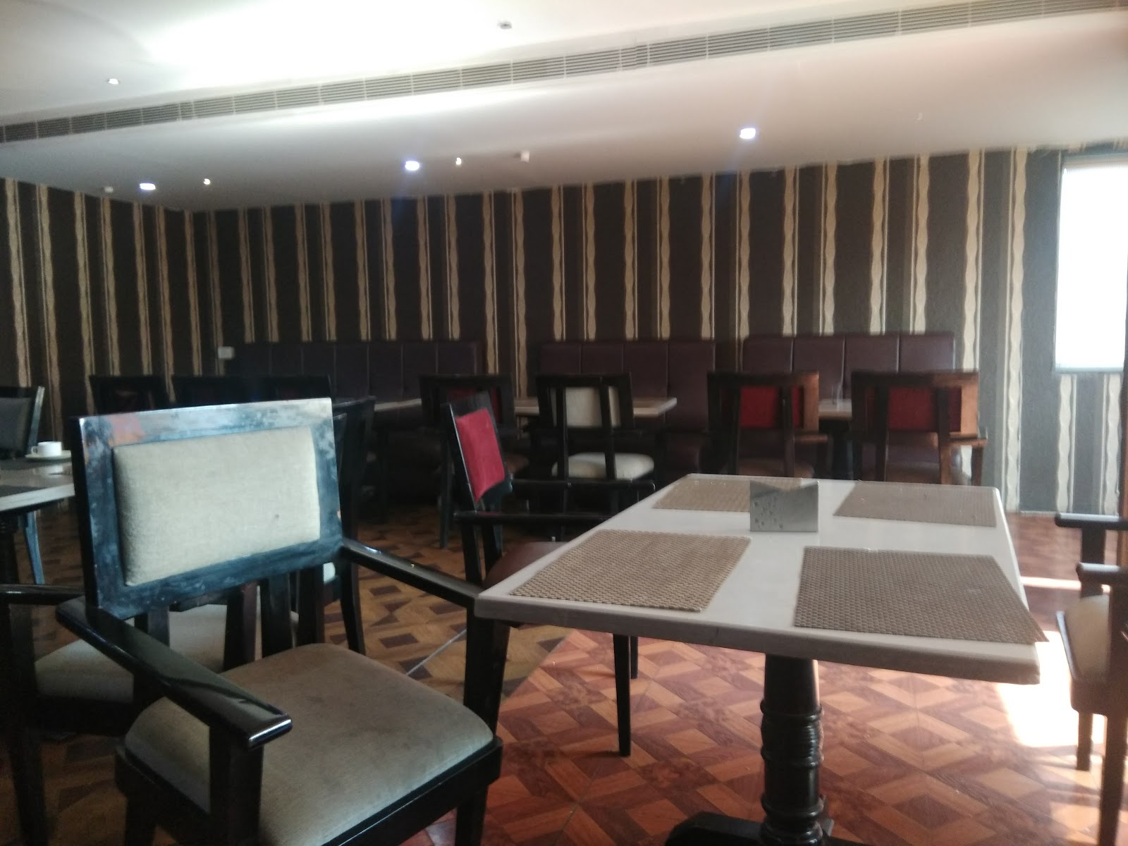Kubeera Palace — Banquet Hall in Himayat Nagar, Hyderabad (on-site parking, in-house decoration, bar service available, 120–200 guest capacity) — photo 2