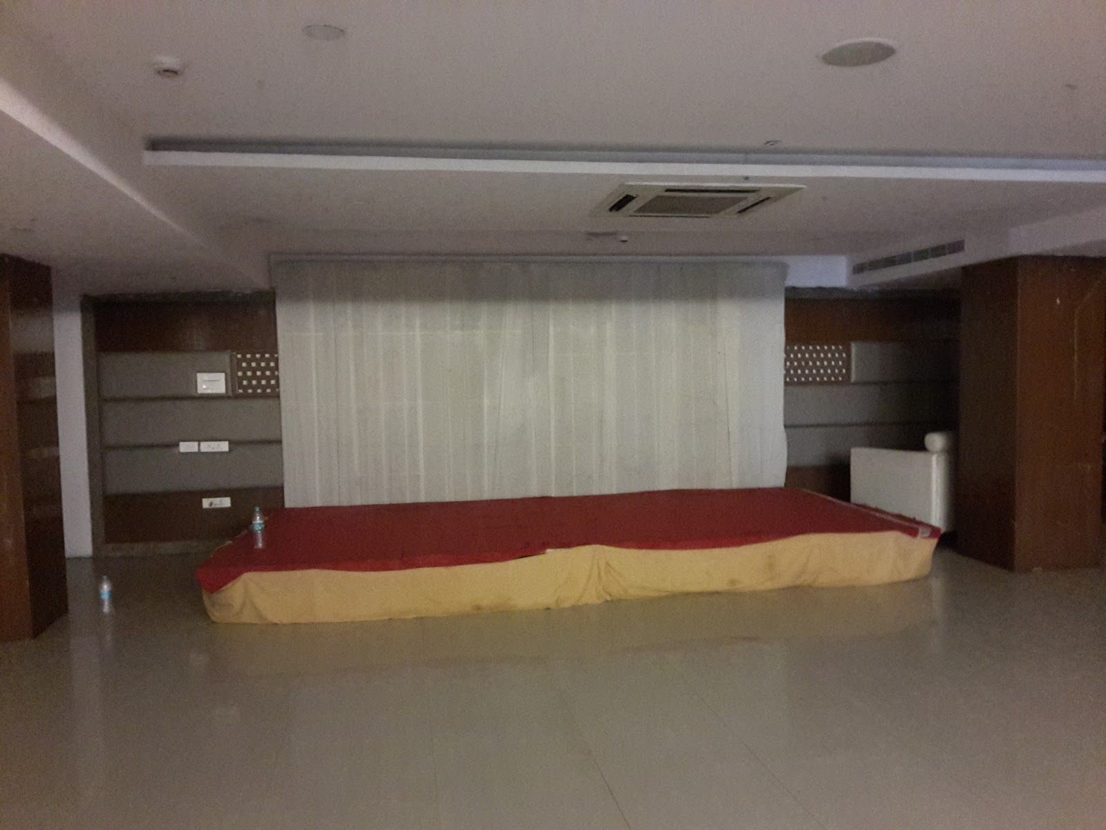 Kubeera Palace — Banquet Hall in Himayat Nagar, Hyderabad (on-site parking, in-house decoration, bar service available, 120–200 guest capacity) — photo 3