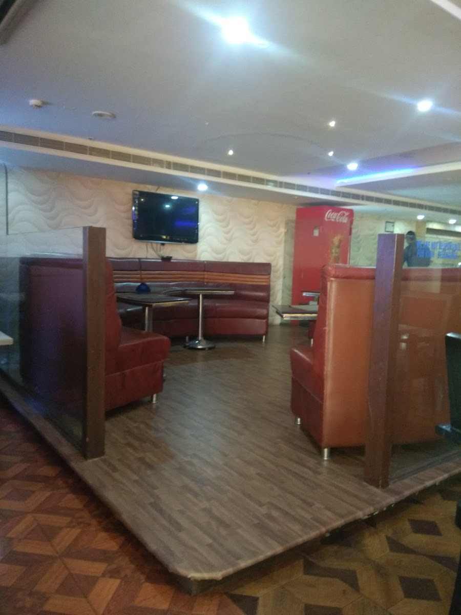Kubeera Palace — Banquet Hall in Himayat Nagar, Hyderabad (on-site parking, in-house decoration, bar service available, 120–200 guest capacity) — photo 4