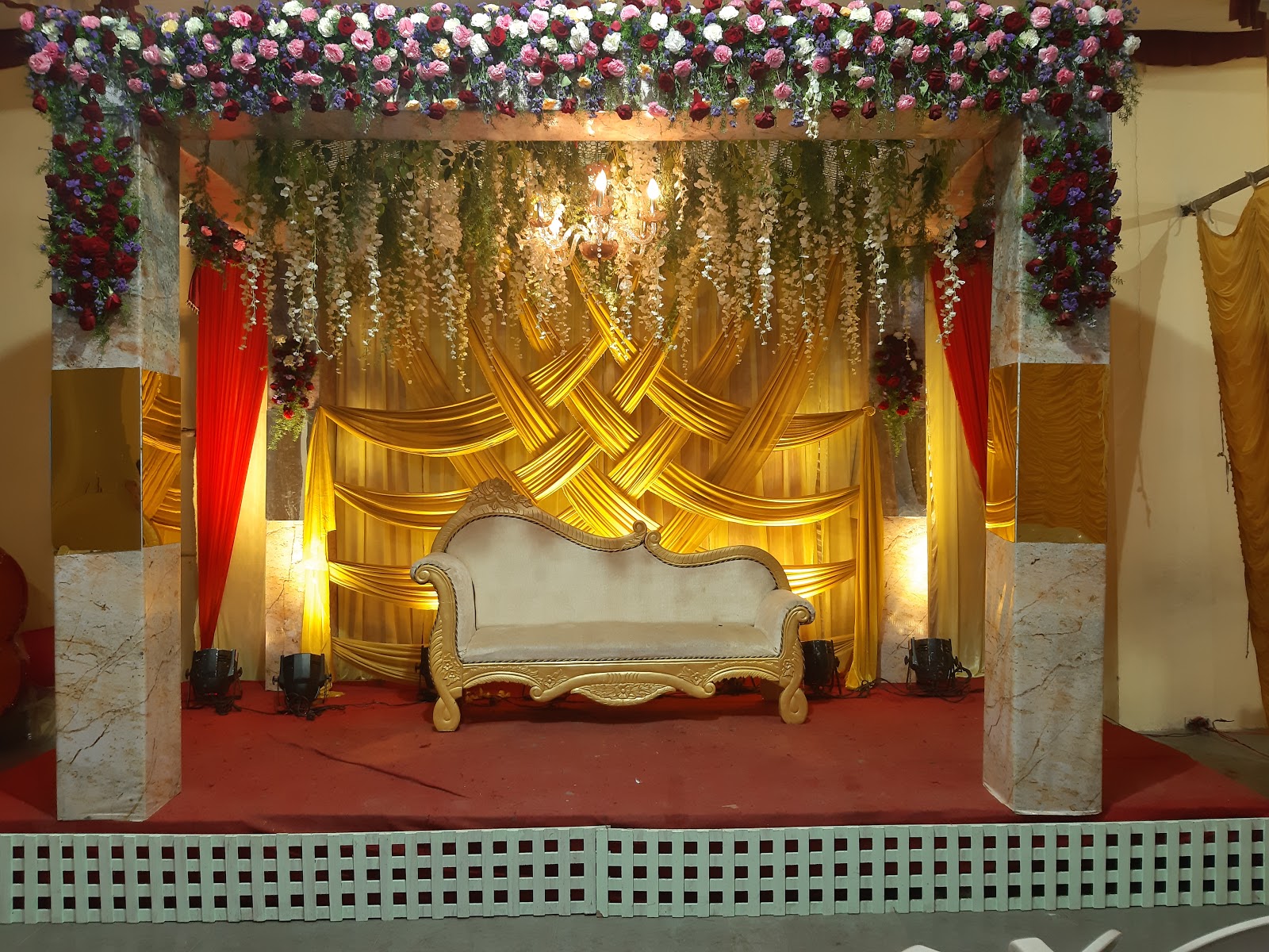 R.s Function Hall — Banquet Hall in Hyderabad (on-site parking, in-house decoration, bar service available, 400–600 guest capacity)